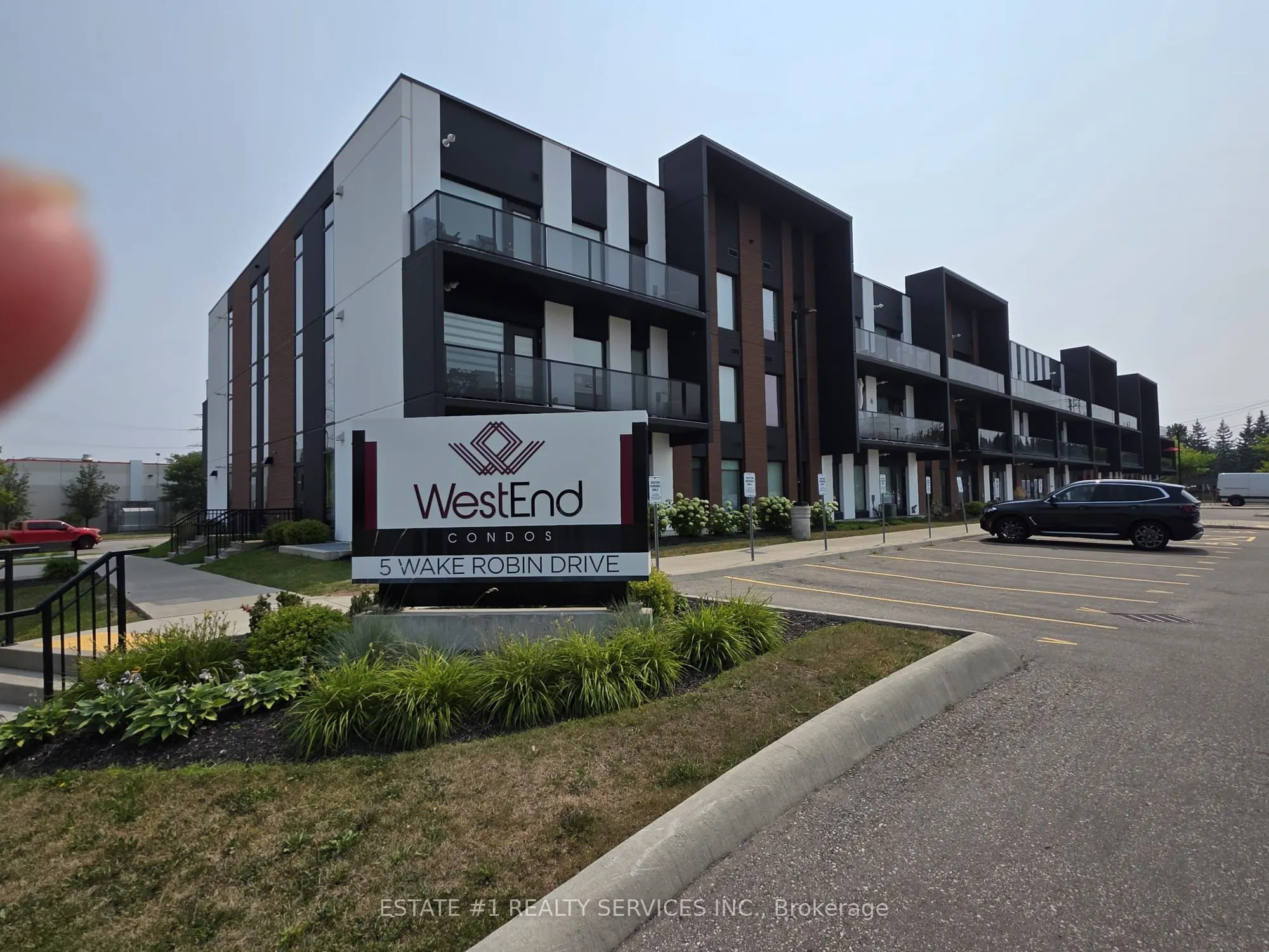 5 Wake Robin Drive, #203