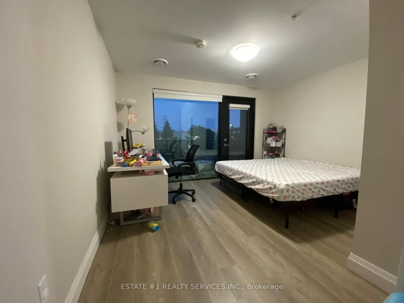 5 Wake Robin Drive, #203