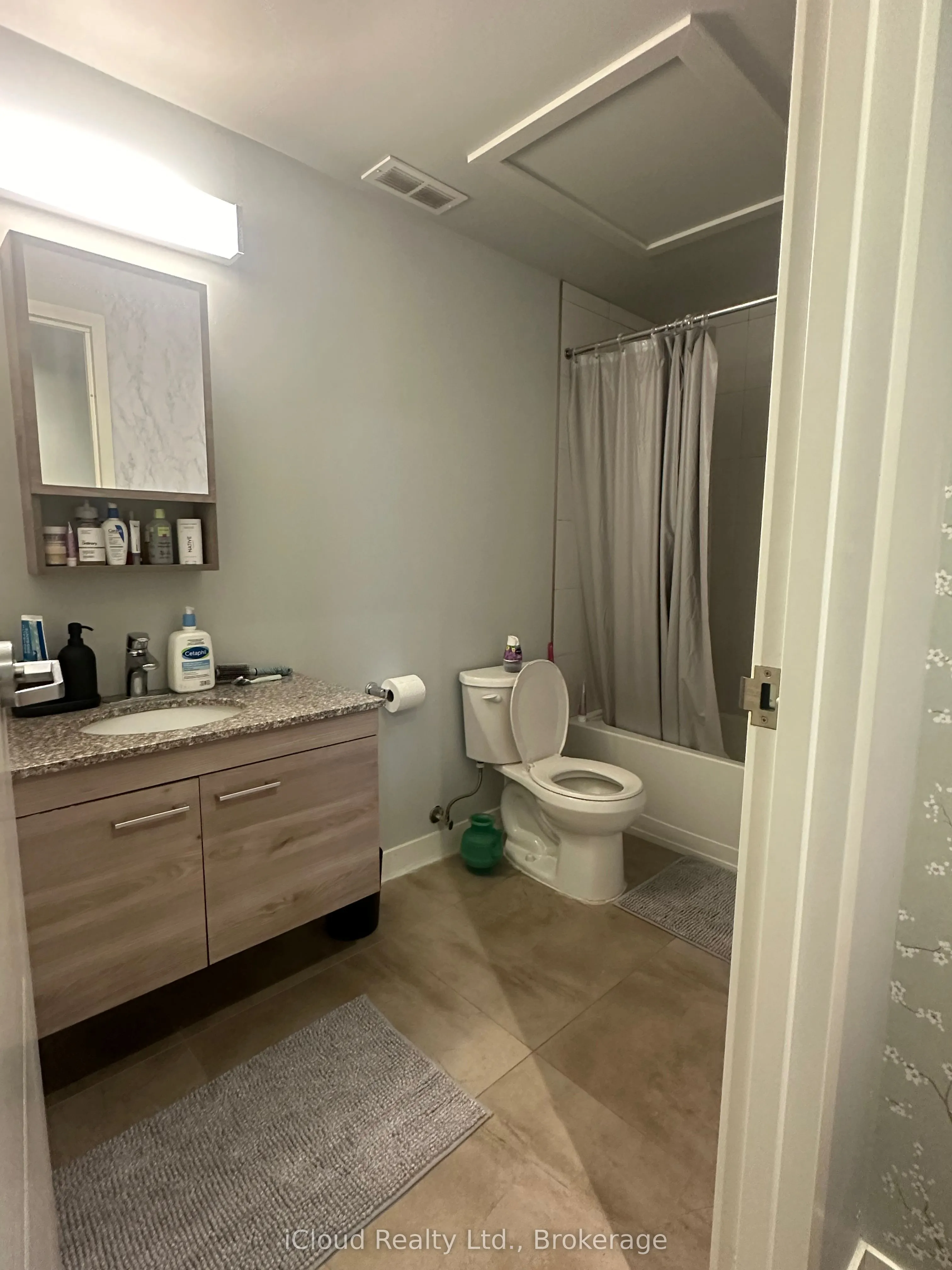 62 Balsam Street, #B408