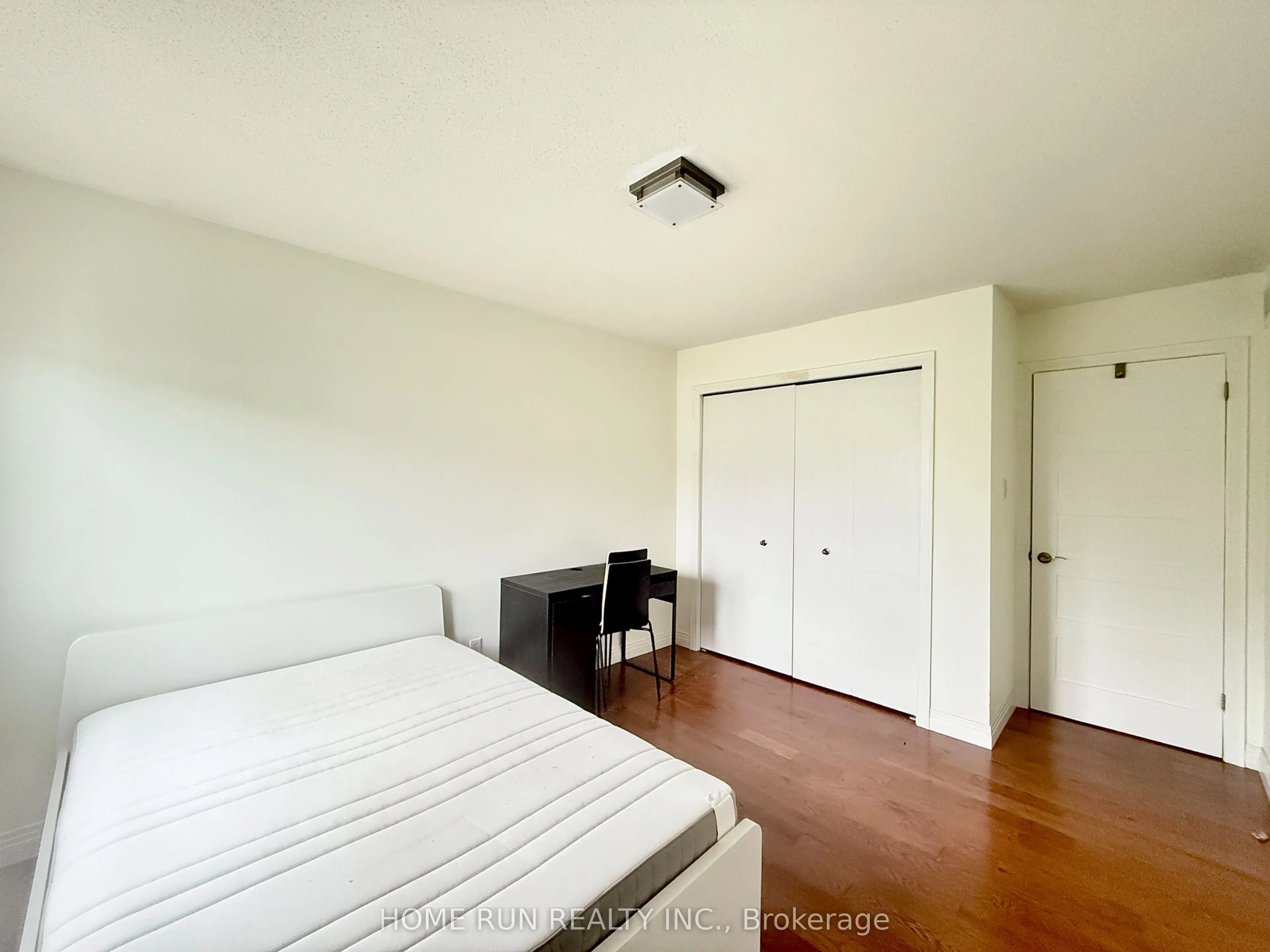 945 Cahill Drive W