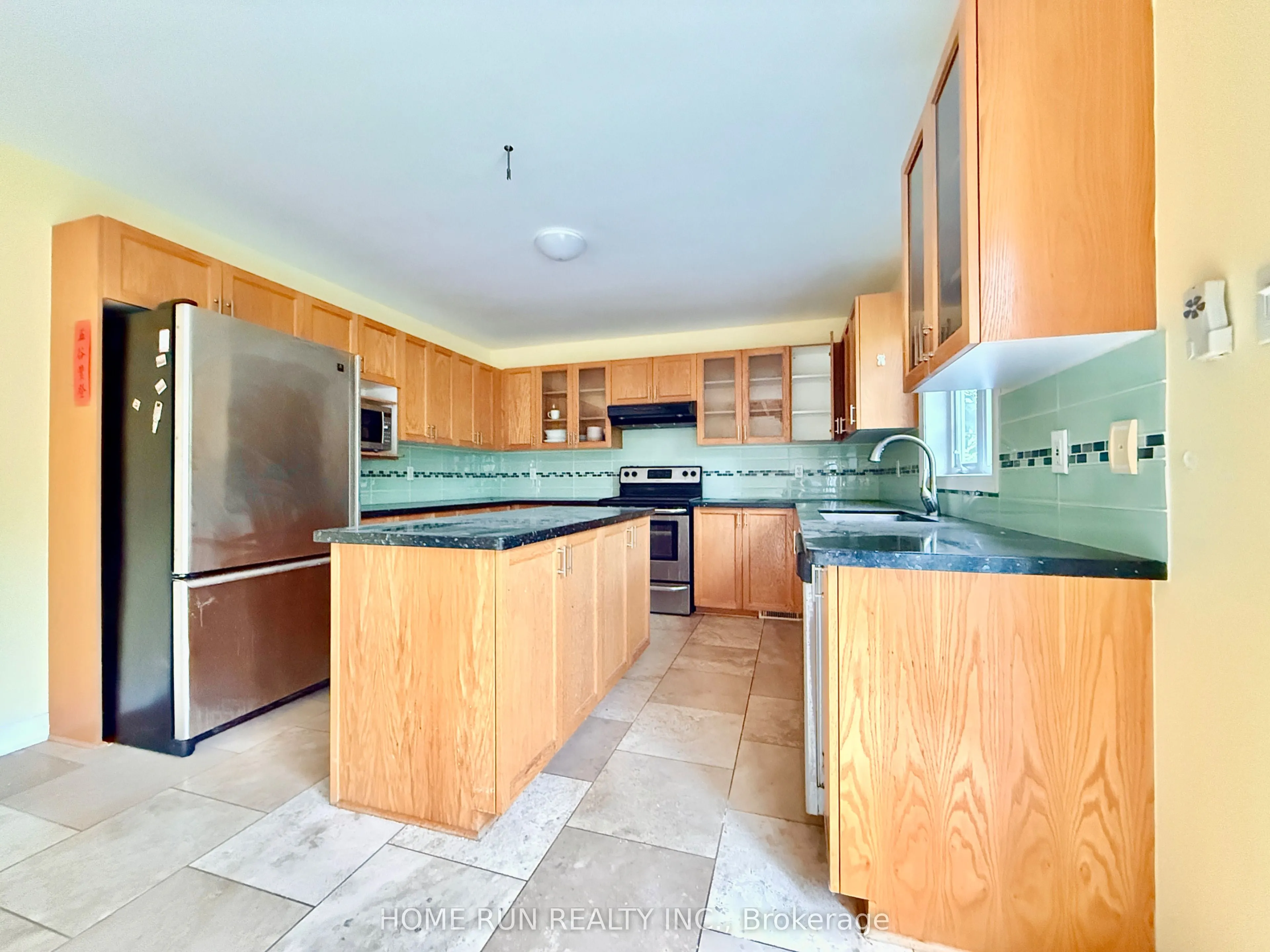 945 Cahill Drive W