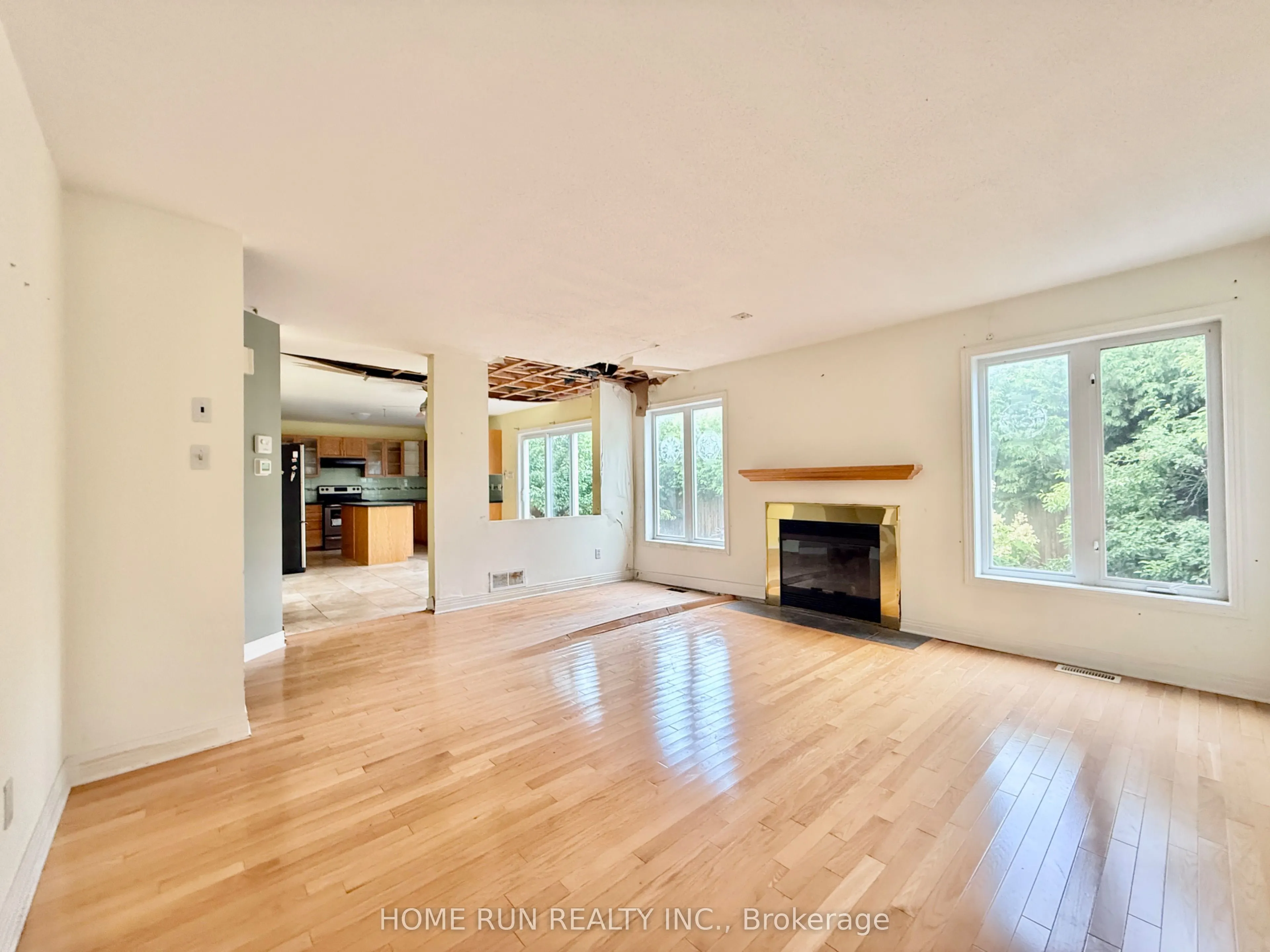 945 Cahill Drive W