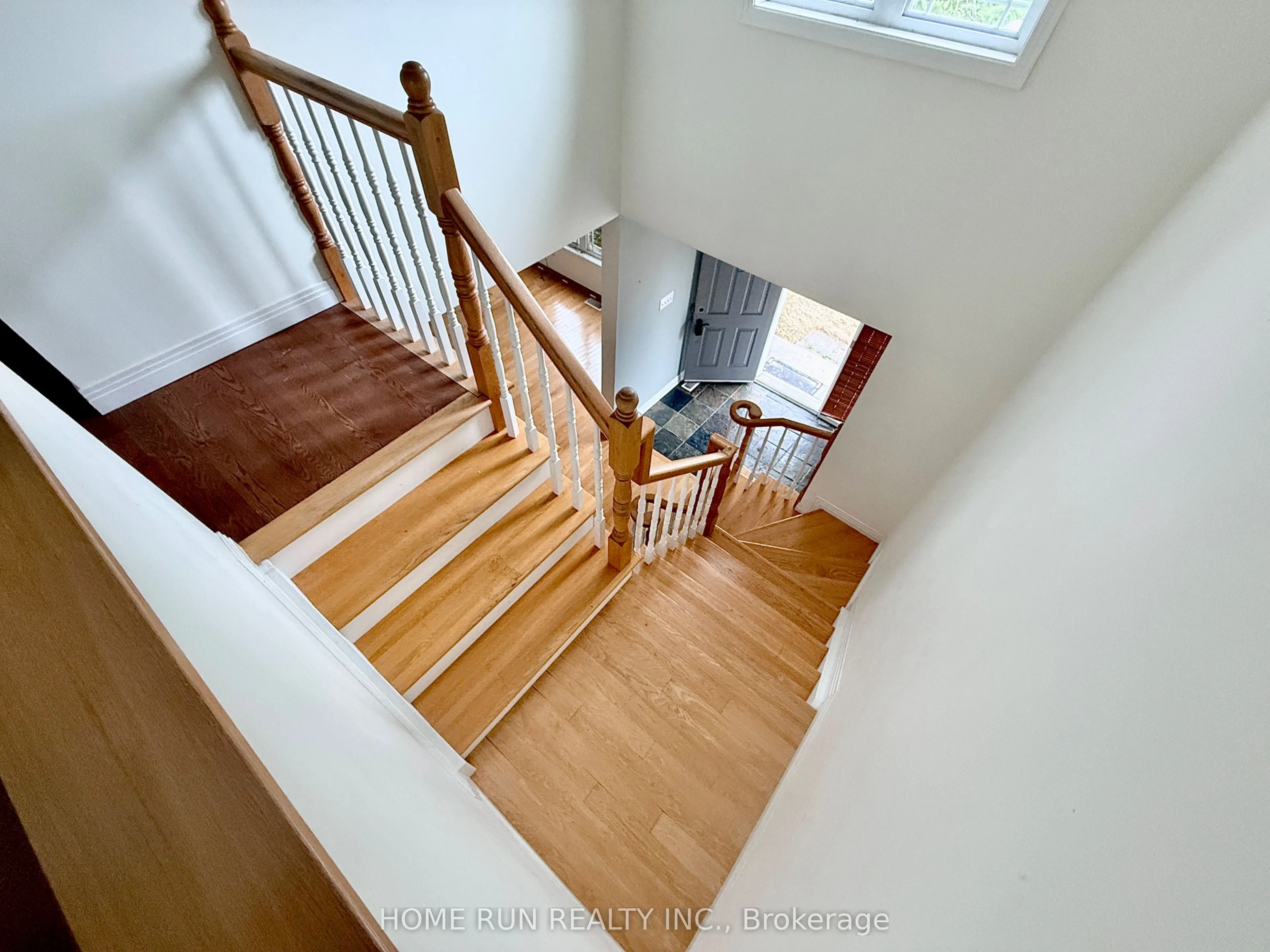 945 Cahill Drive W