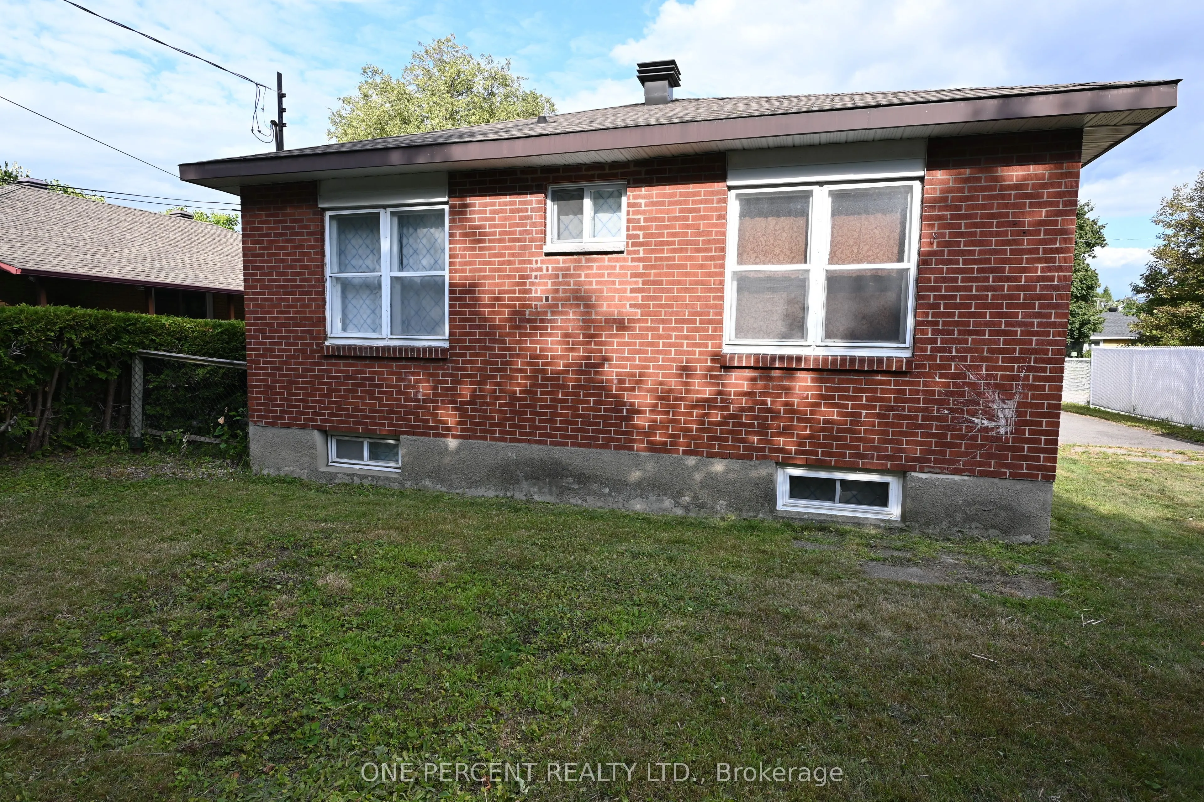 944 Eve Street