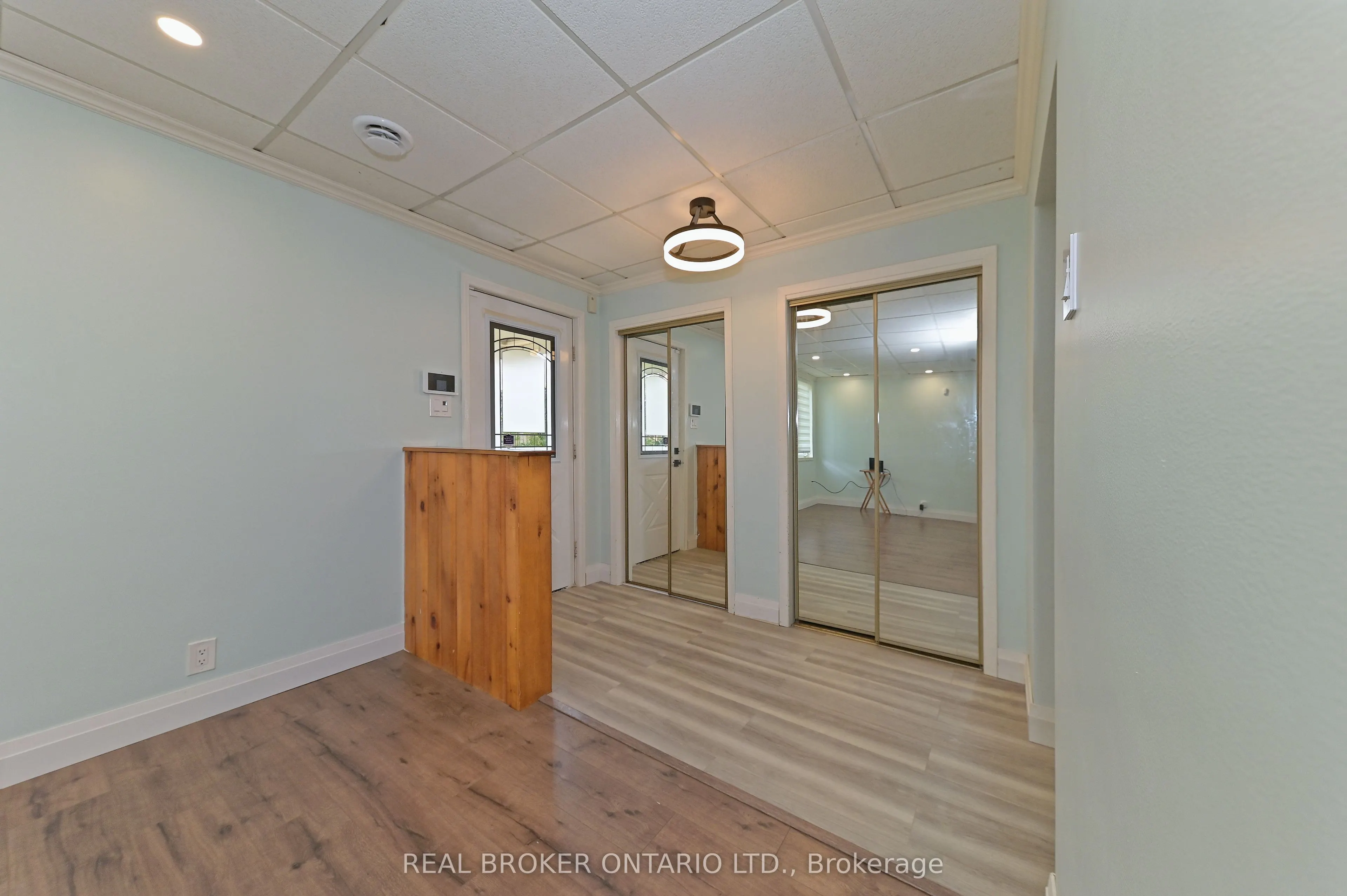 210 Speedvale Avenue E, #Main