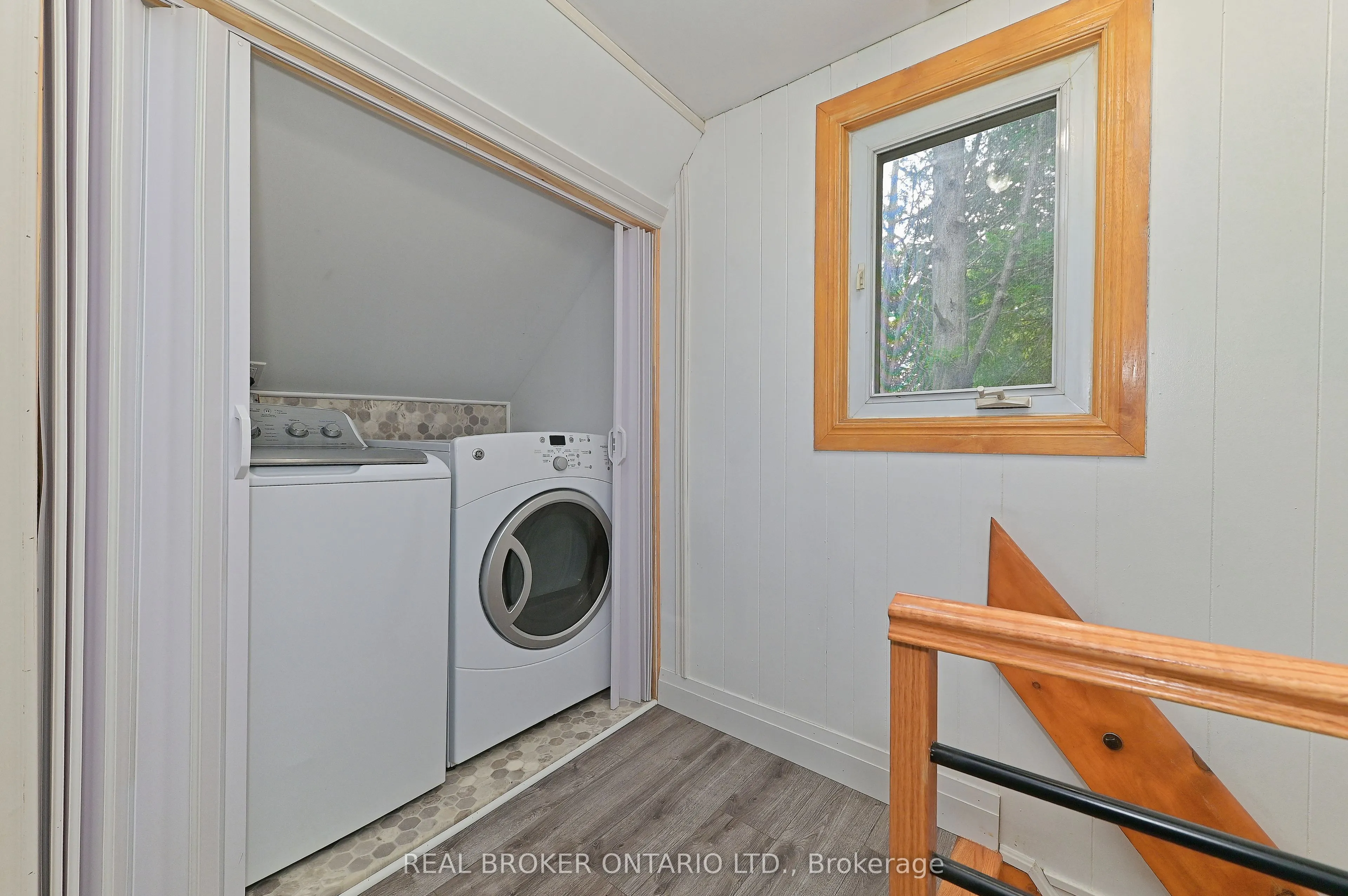 210 Speedvale Avenue E, #Main