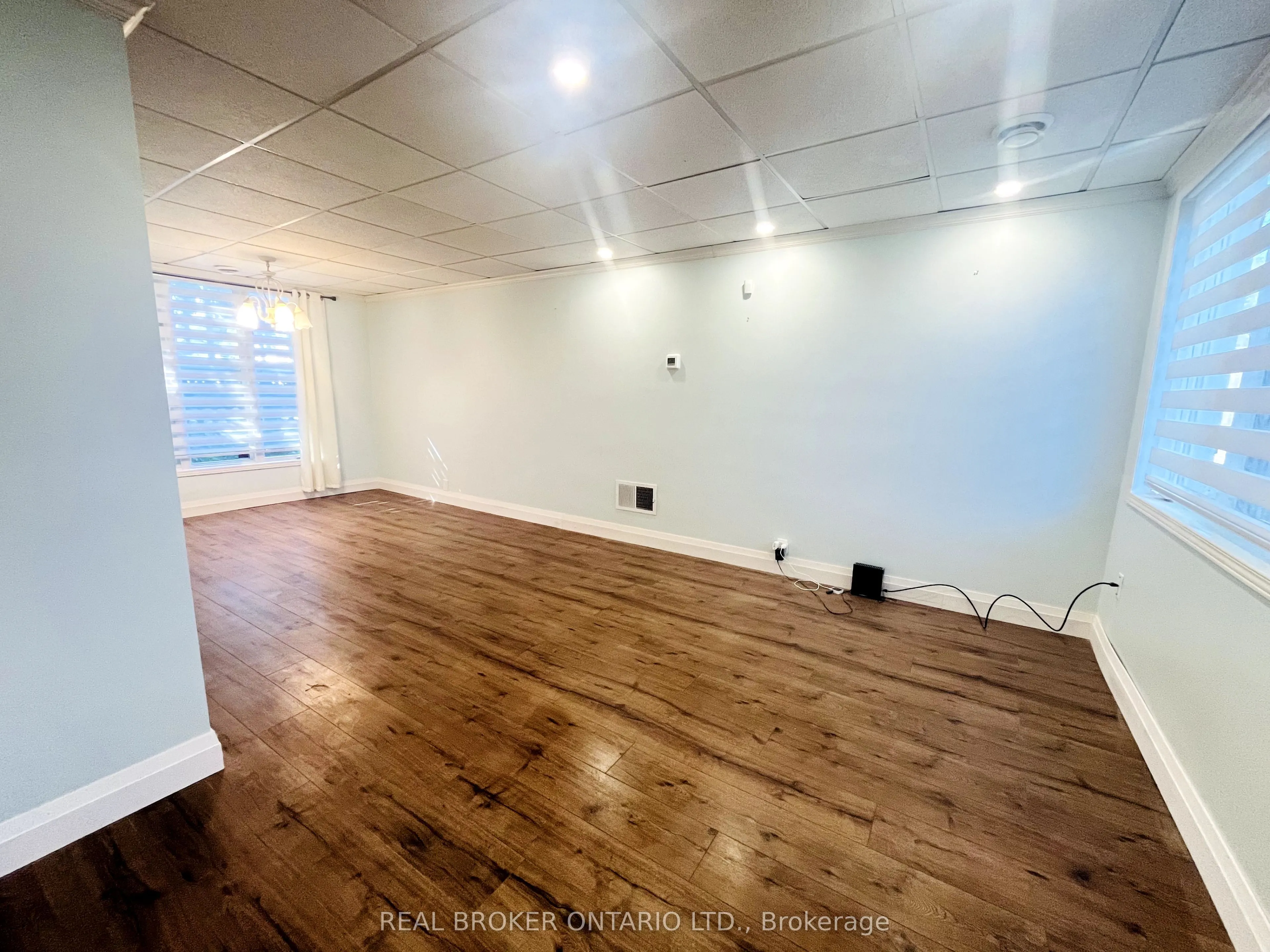 210 Speedvale Avenue E, #Main