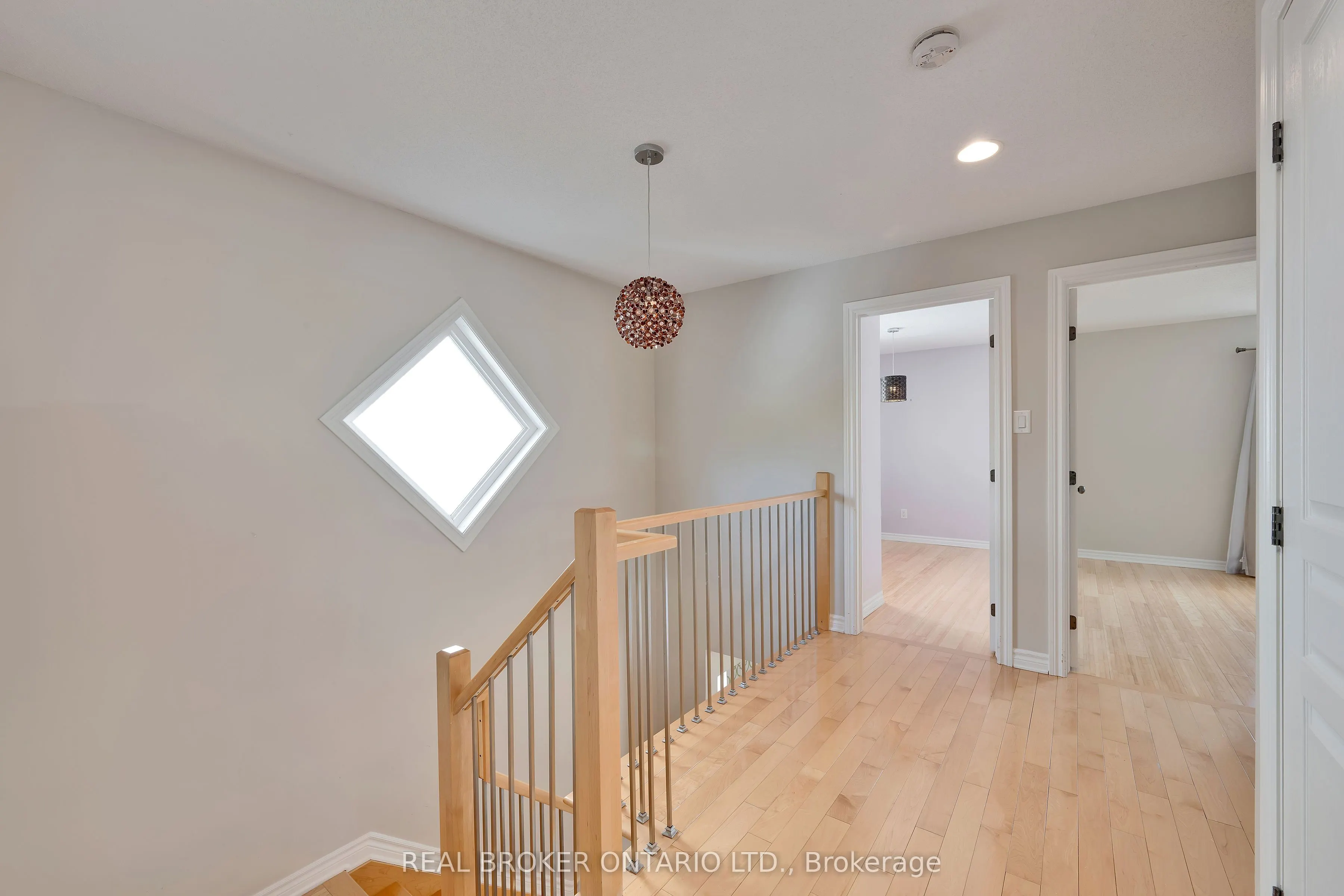 711 Bowercrest Crescent