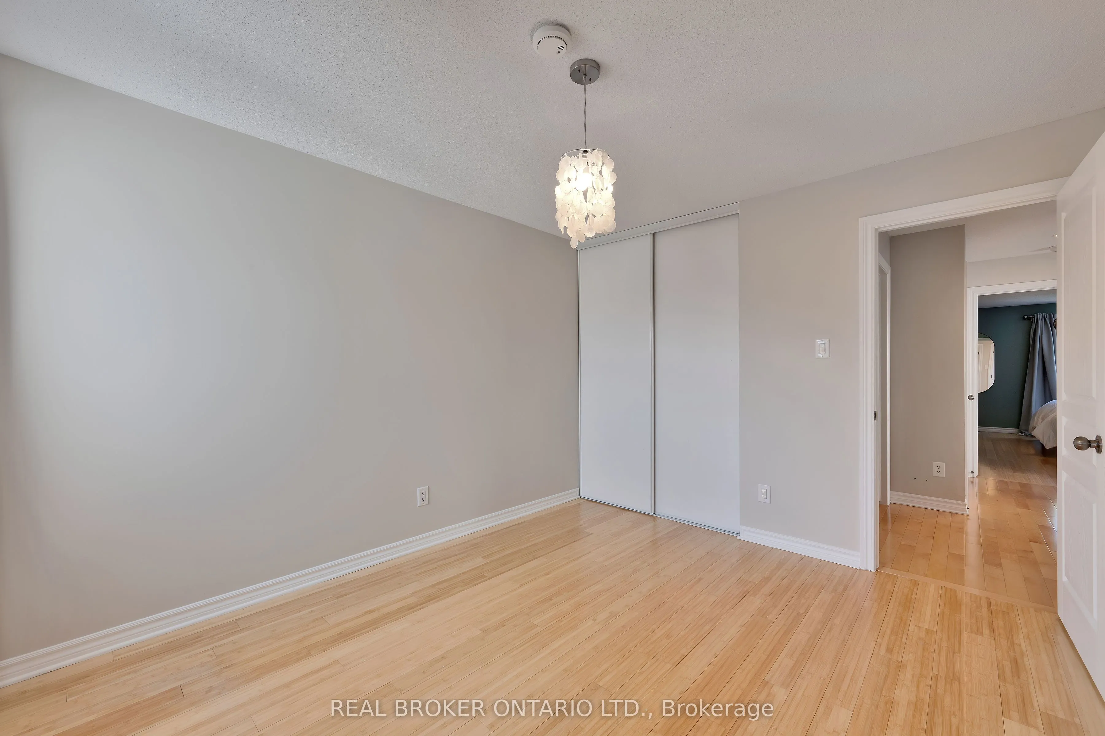 711 Bowercrest Crescent