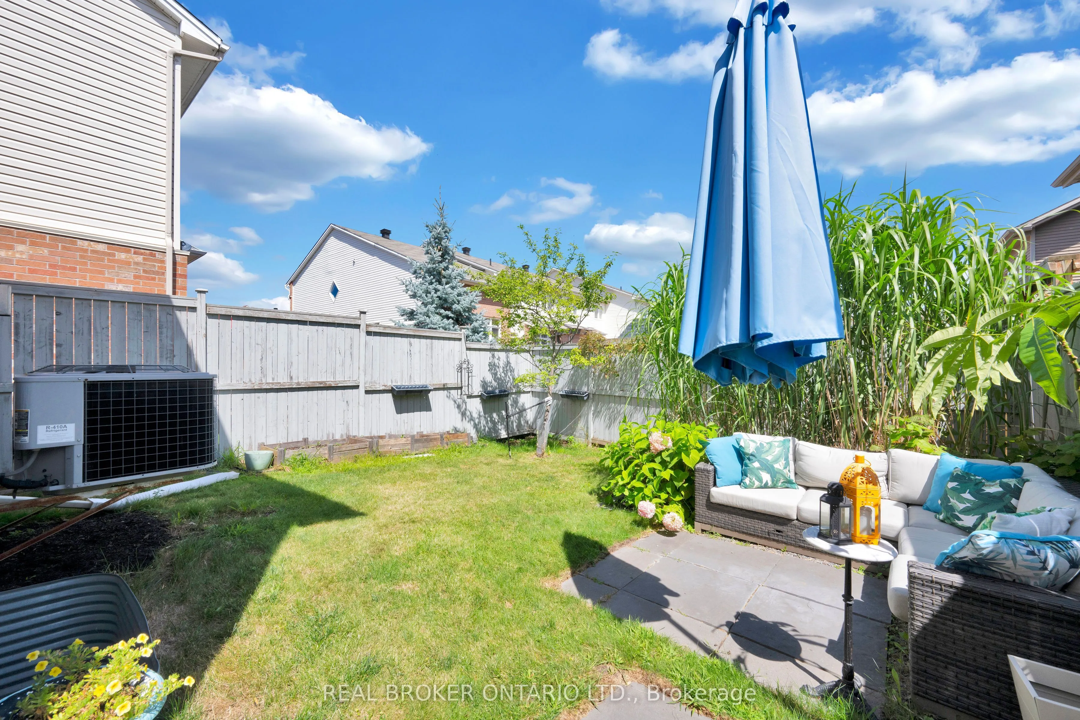711 Bowercrest Crescent