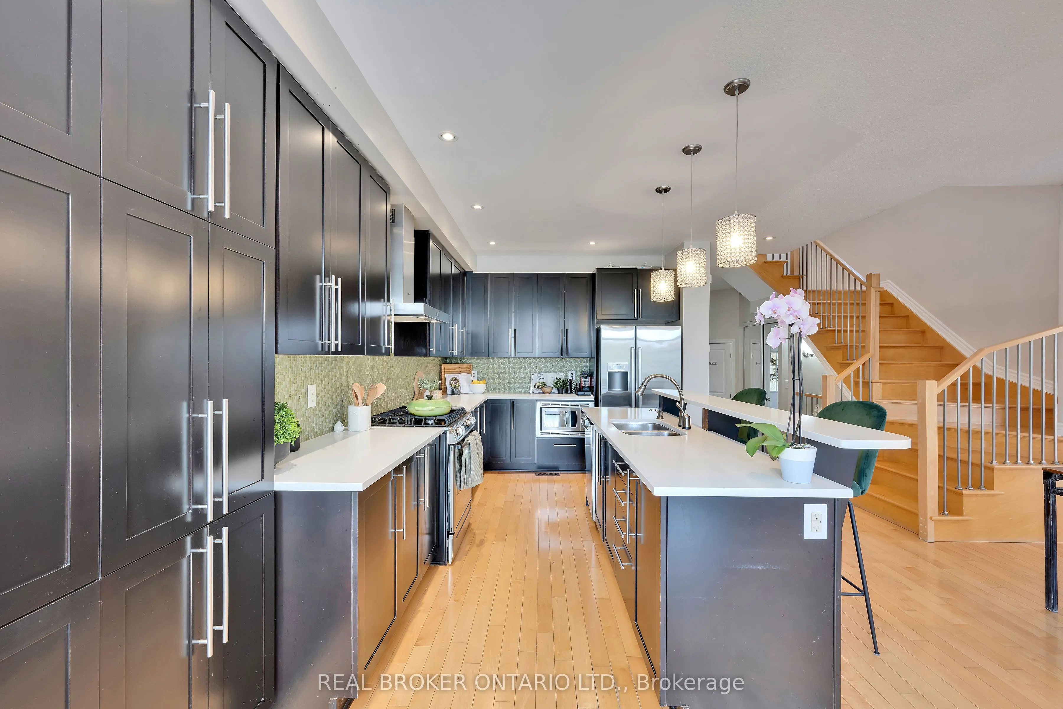 711 Bowercrest Crescent