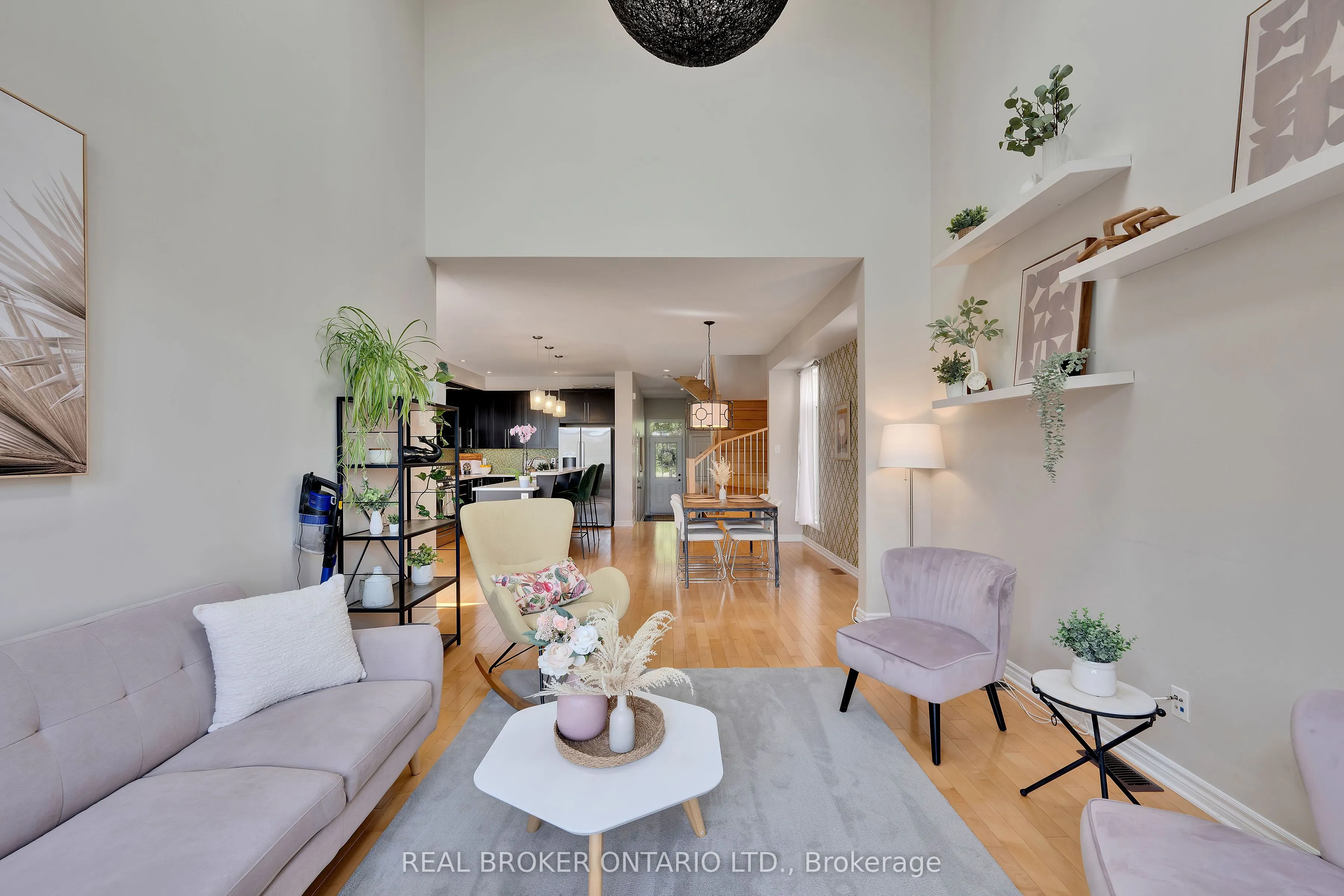 711 Bowercrest Crescent