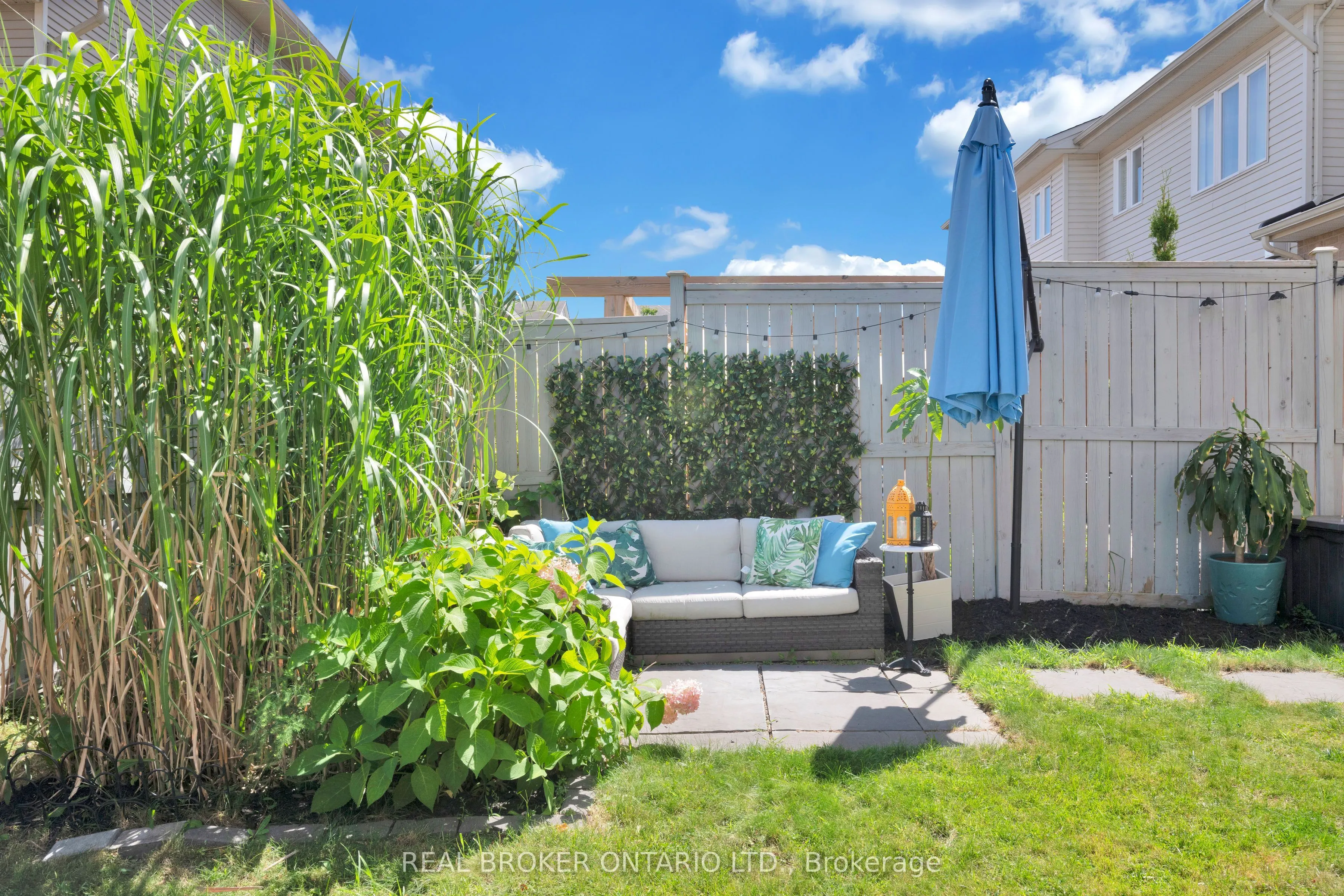 711 Bowercrest Crescent