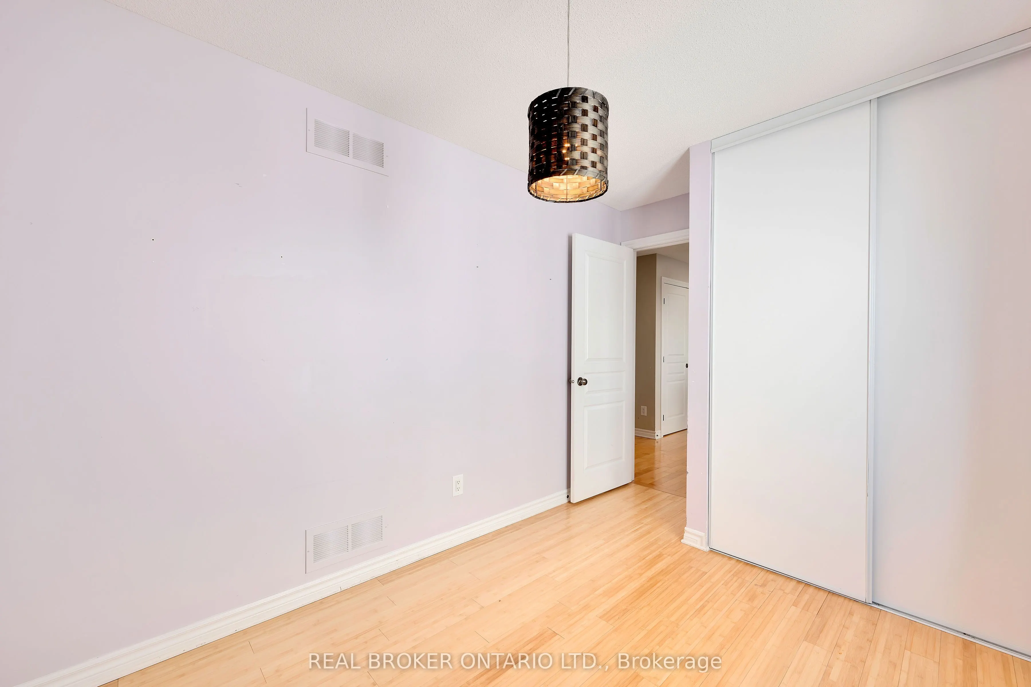 711 Bowercrest Crescent