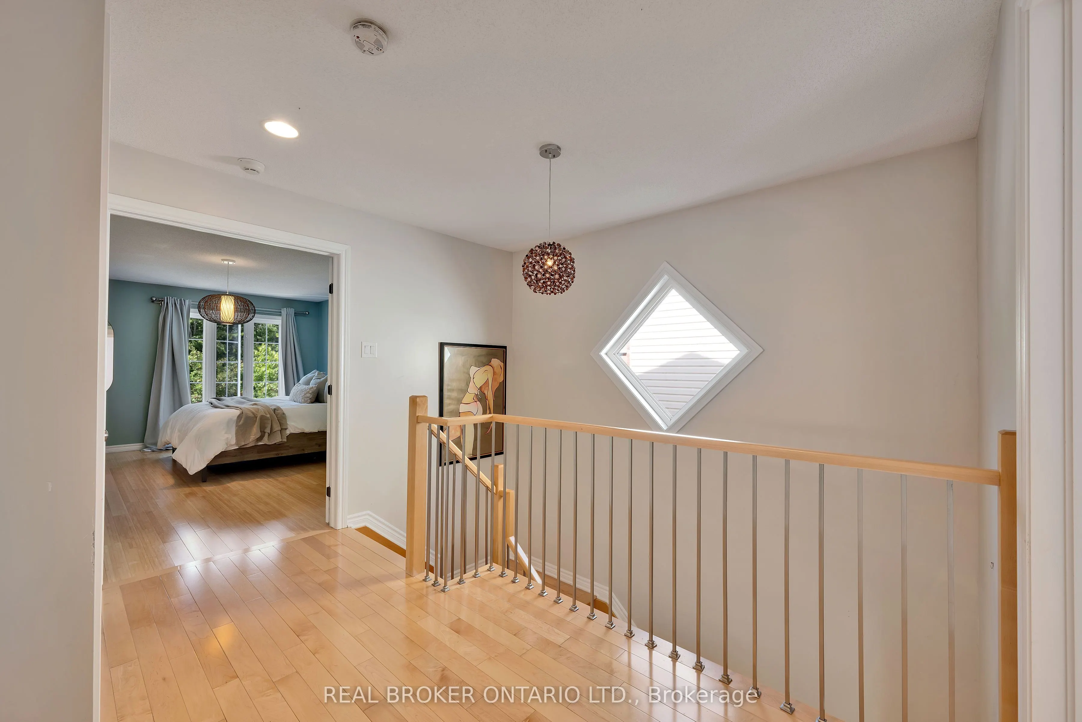 711 Bowercrest Crescent