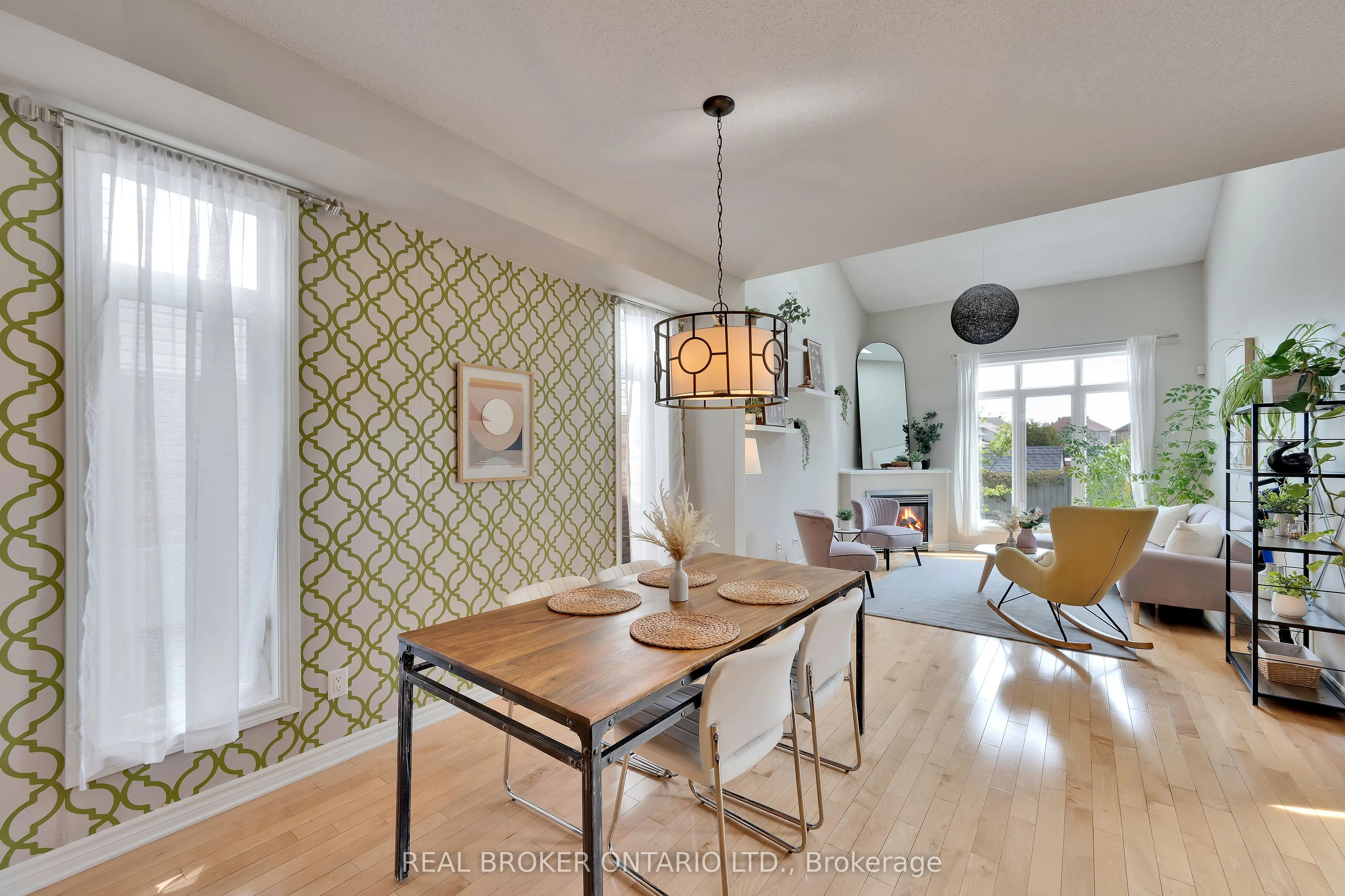 711 Bowercrest Crescent