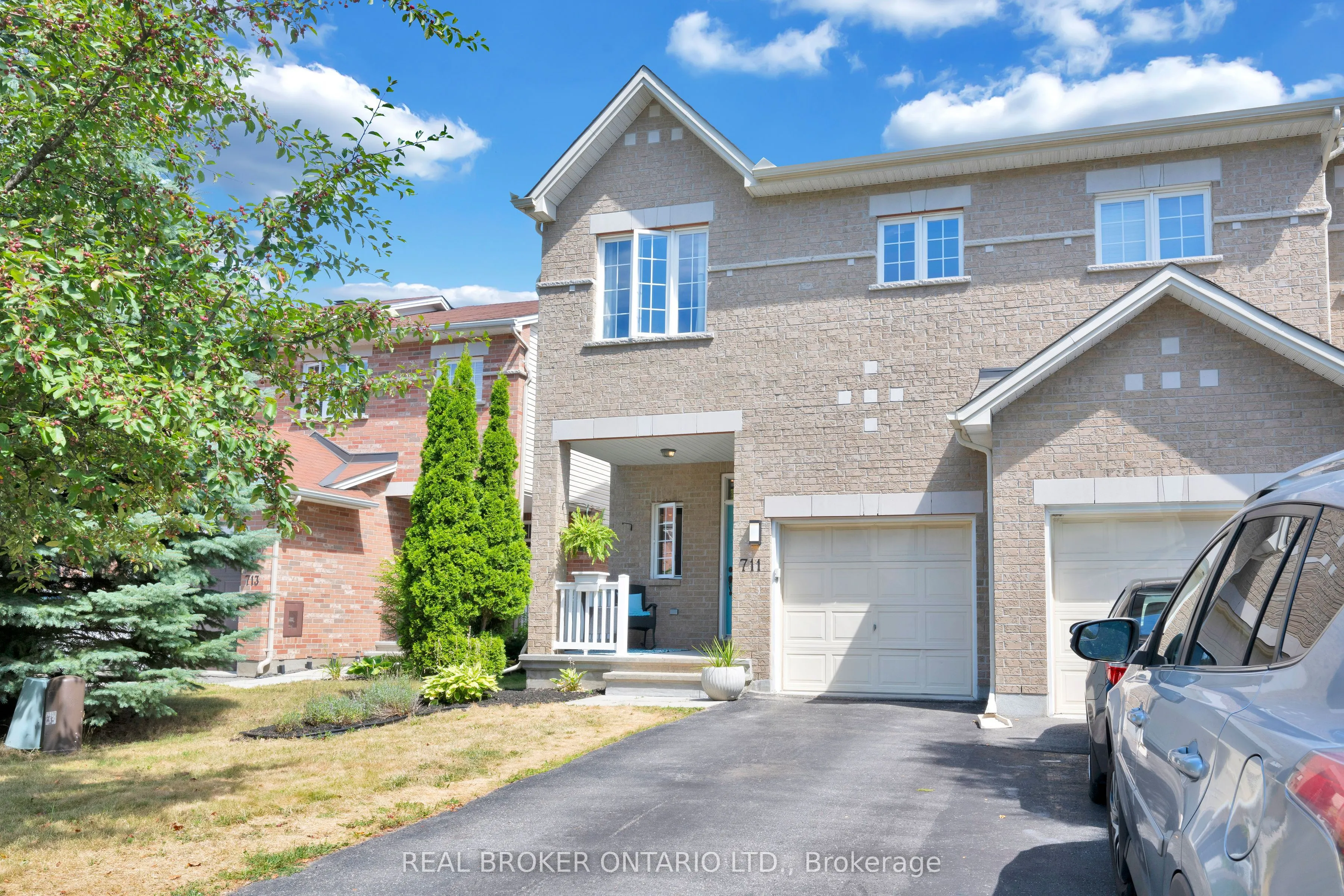 711 Bowercrest Crescent