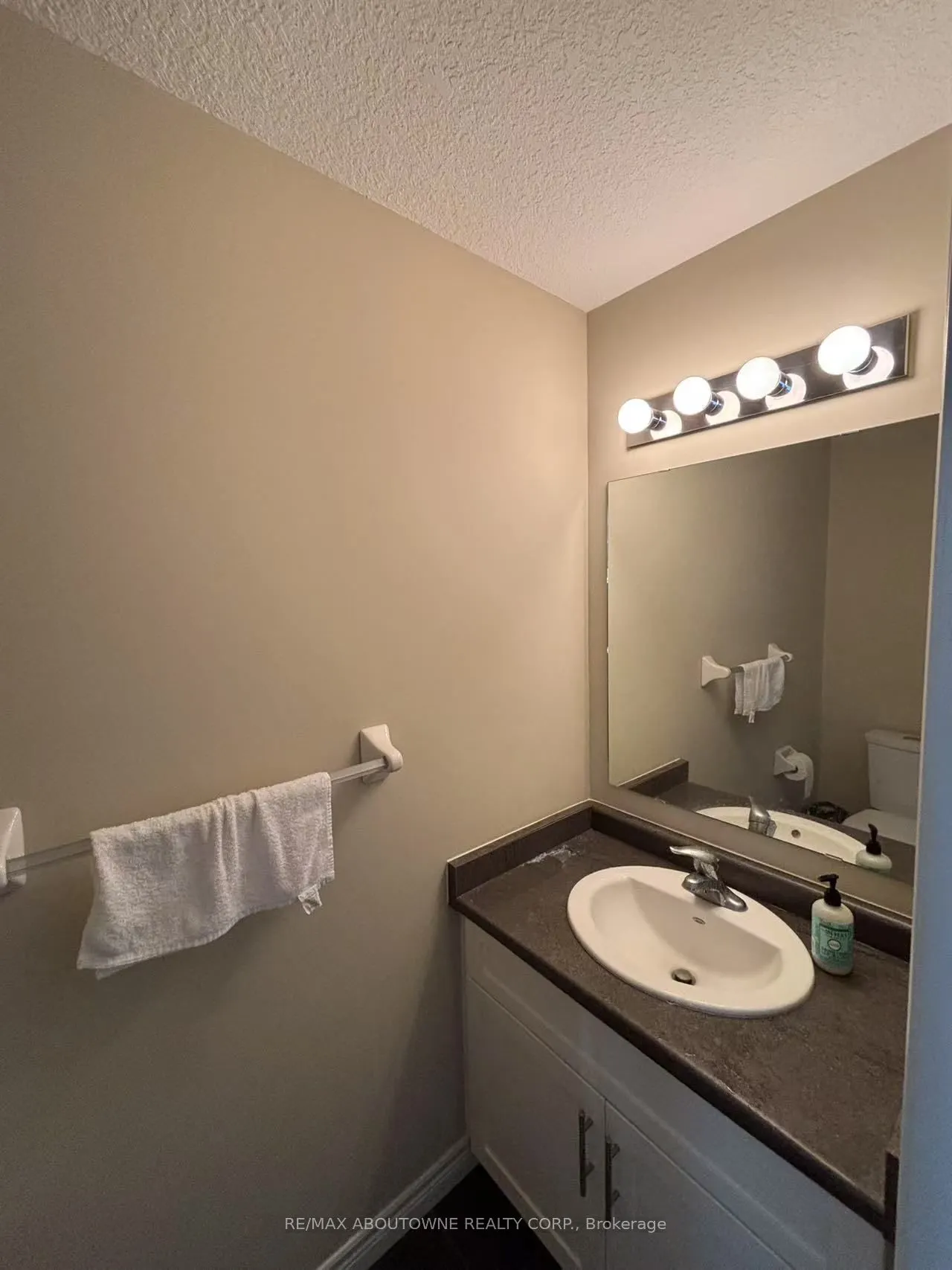 39 Kay Crescent, #44
