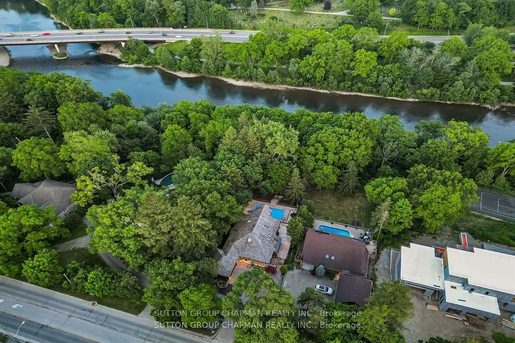 712 Riverside Drive