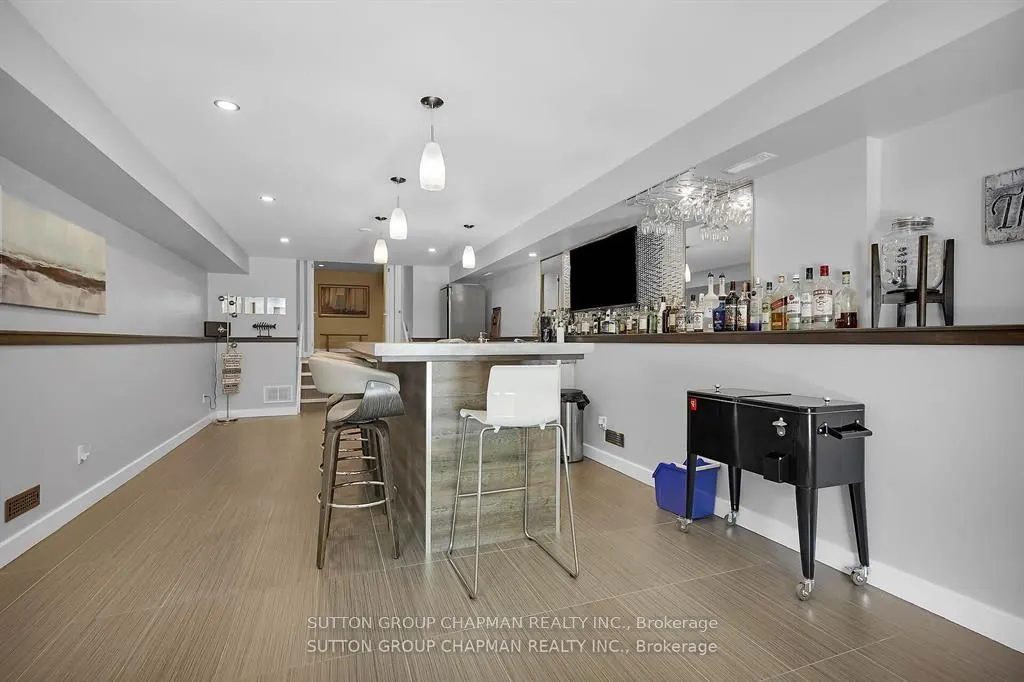 712 Riverside Drive