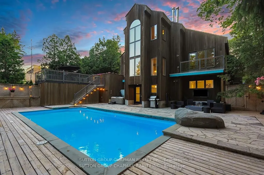 712 Riverside Drive