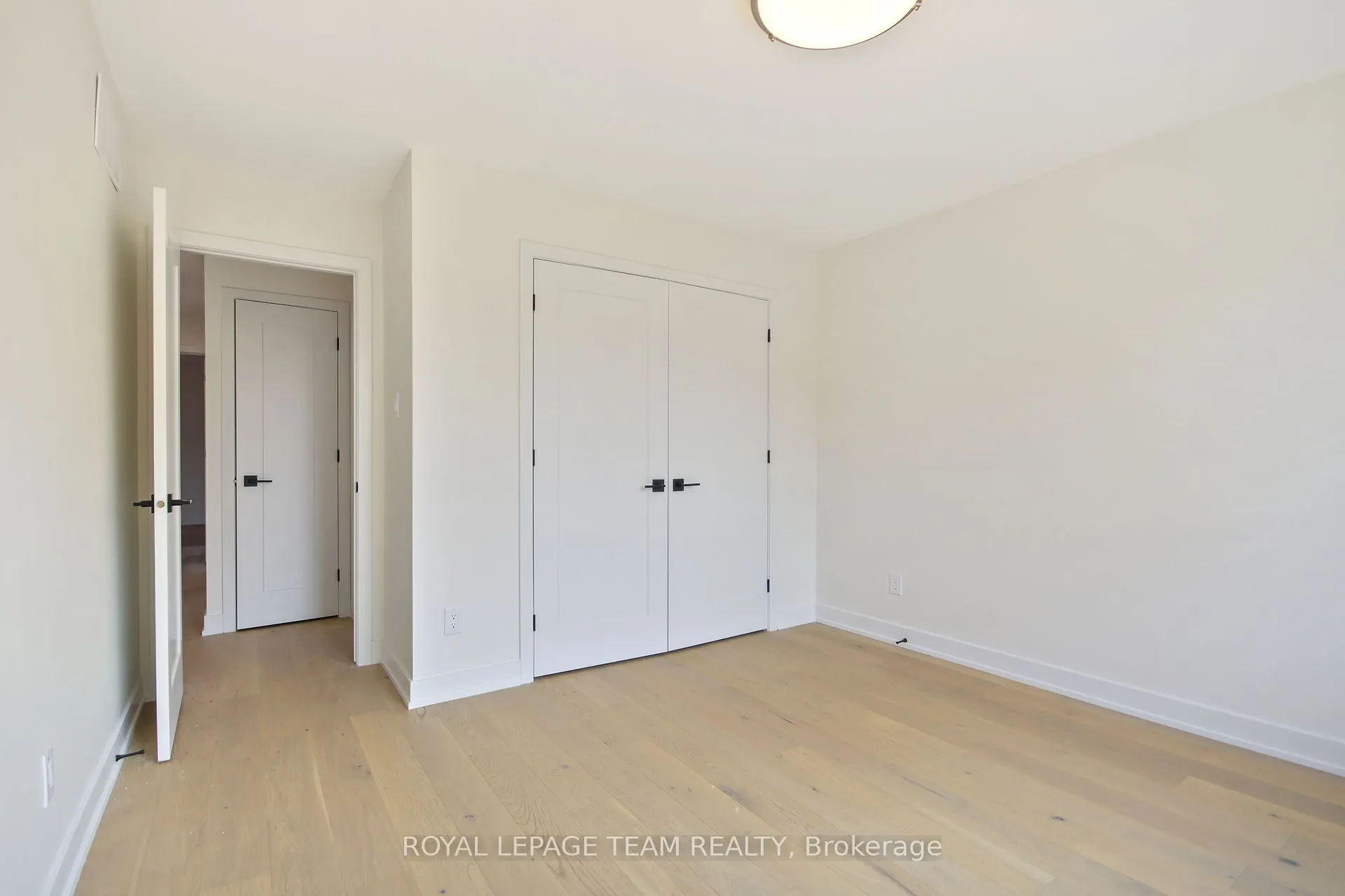241 Breezehill Avenue S, #A/A2