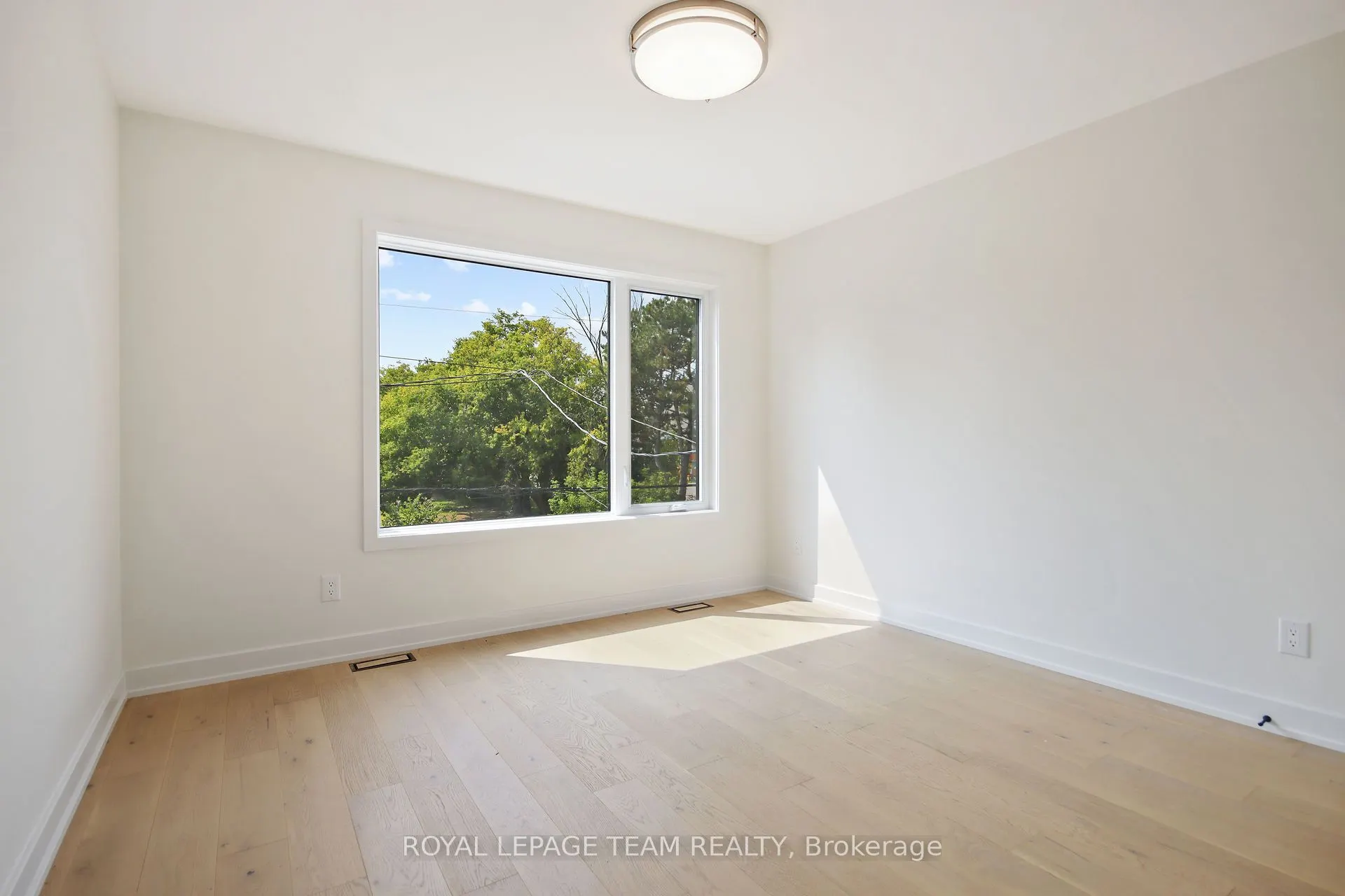 241 Breezehill Avenue S, #A/A2