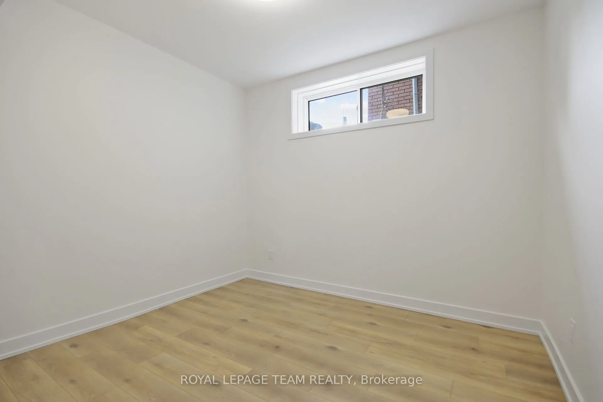 241 Breezehill Avenue S, #A/A2