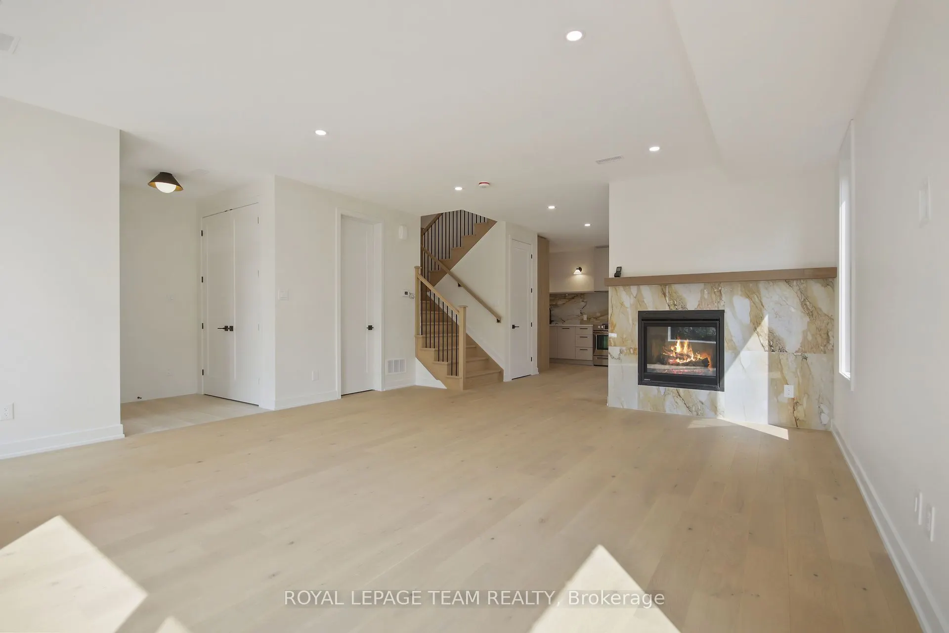 241 Breezehill Avenue S, #A/A2