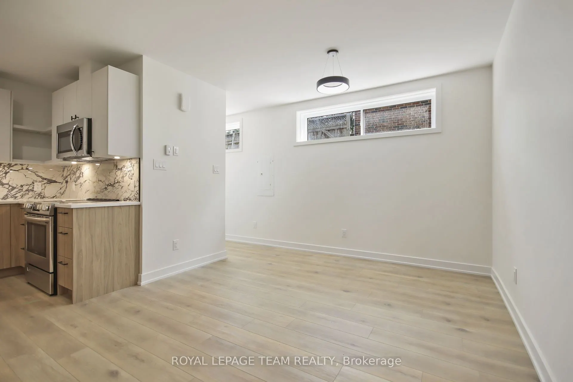 241 Breezehill Avenue S, #A/A2
