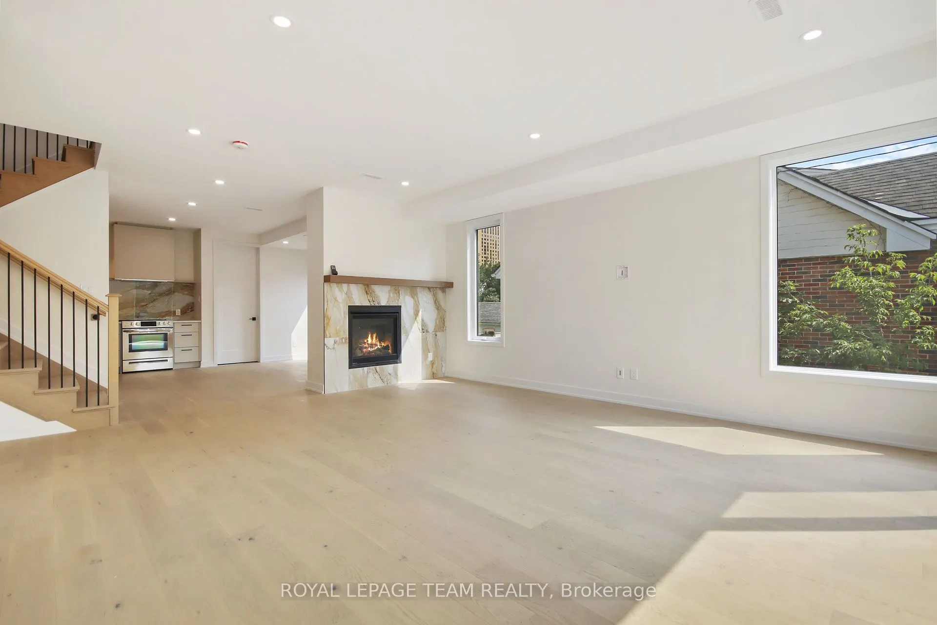 241 Breezehill Avenue S, #A/A2