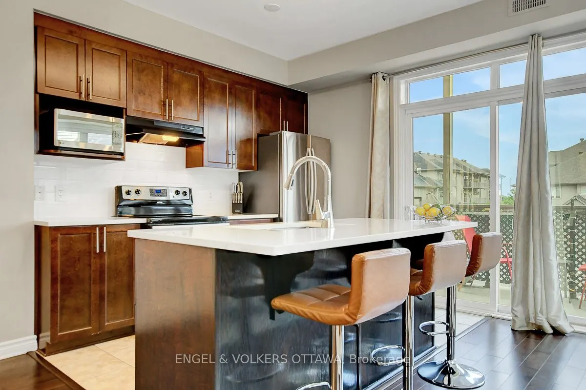 188 Hornchurch Lane, #E