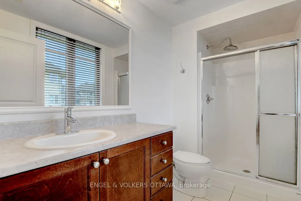 188 Hornchurch Lane, #E