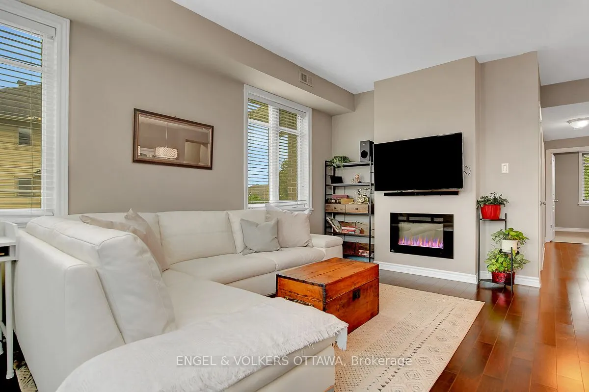 188 Hornchurch Lane, #E