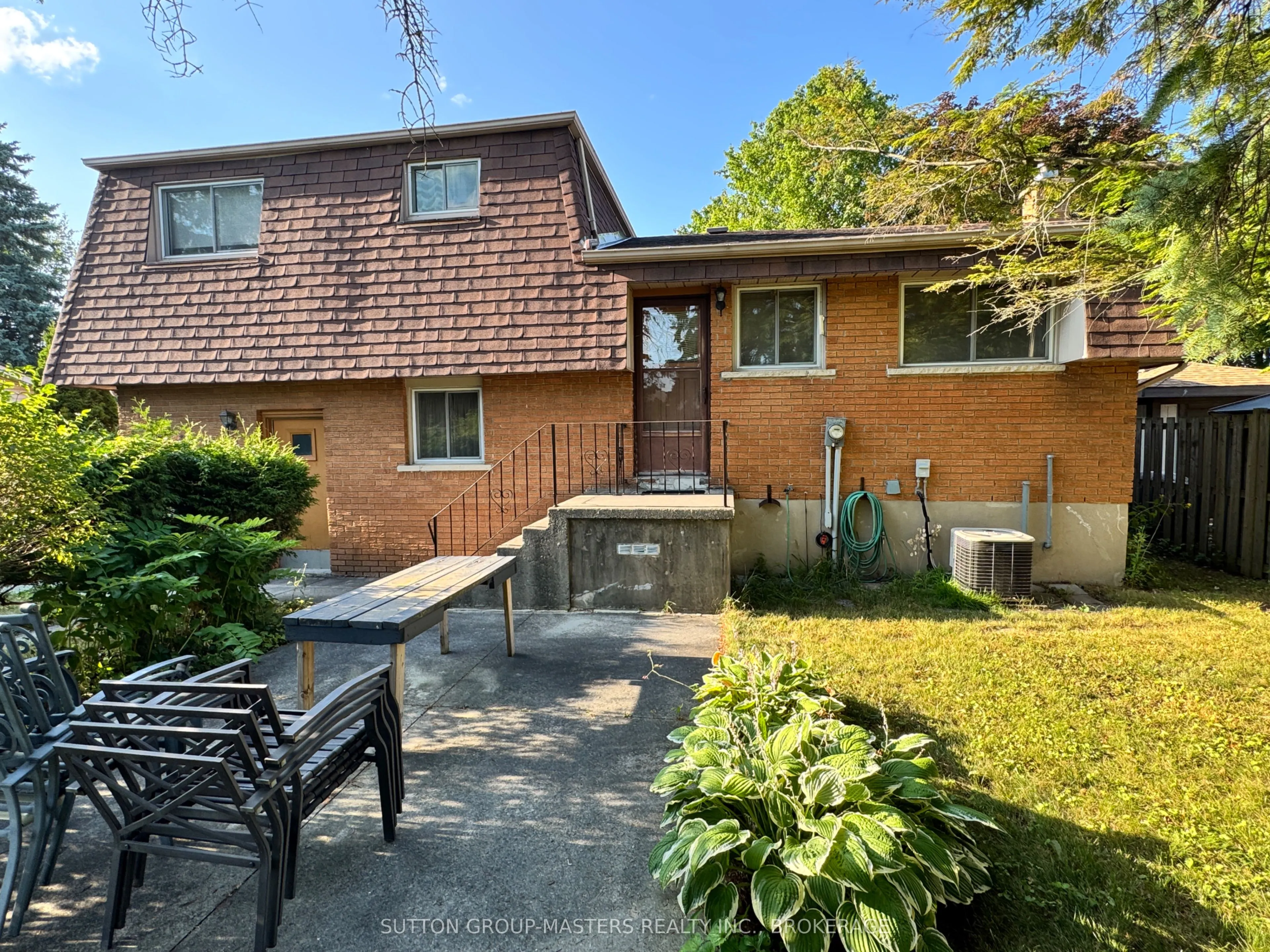79 Inverness Crescent