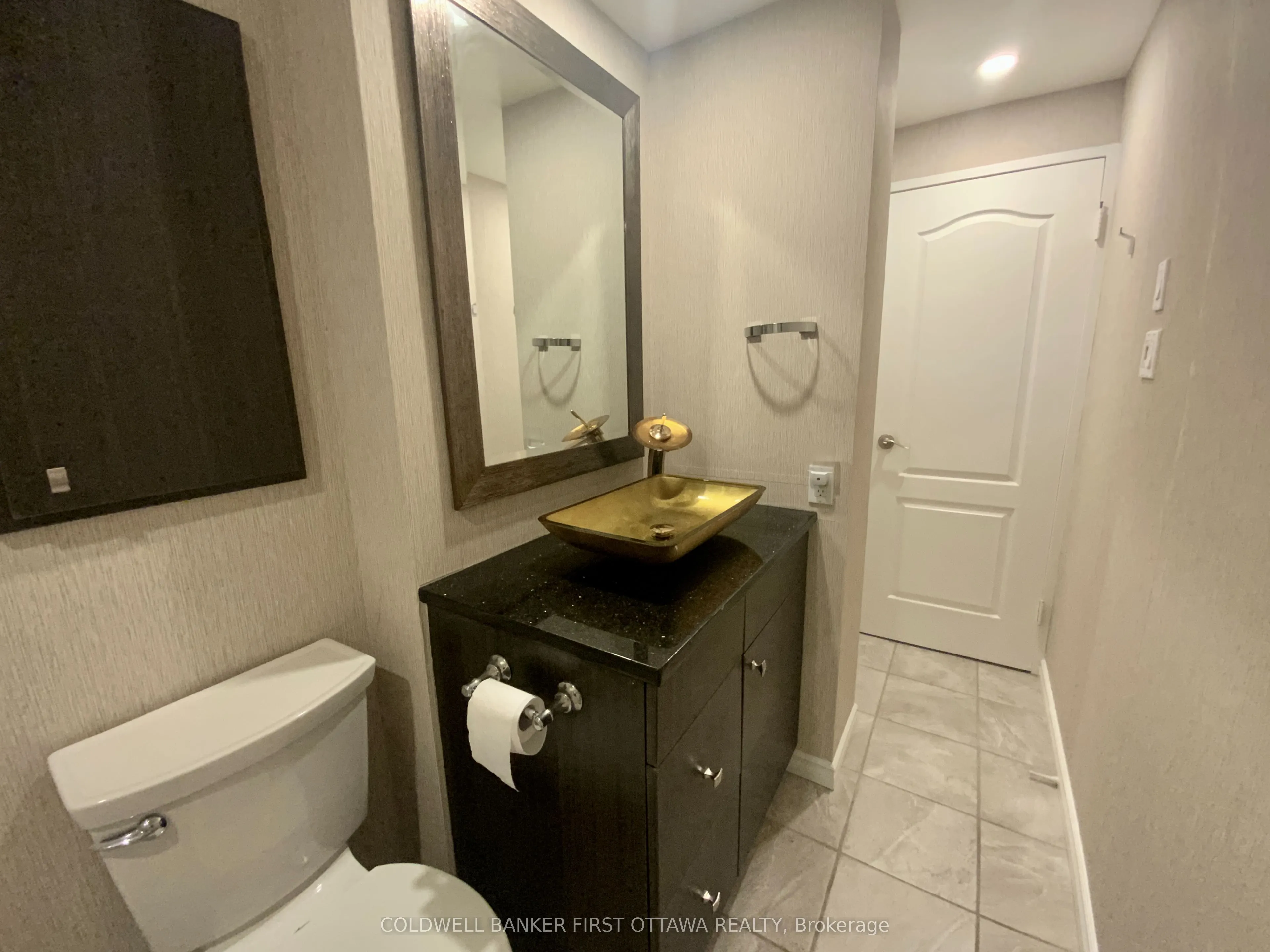 556 Laurier Avenue W, #506