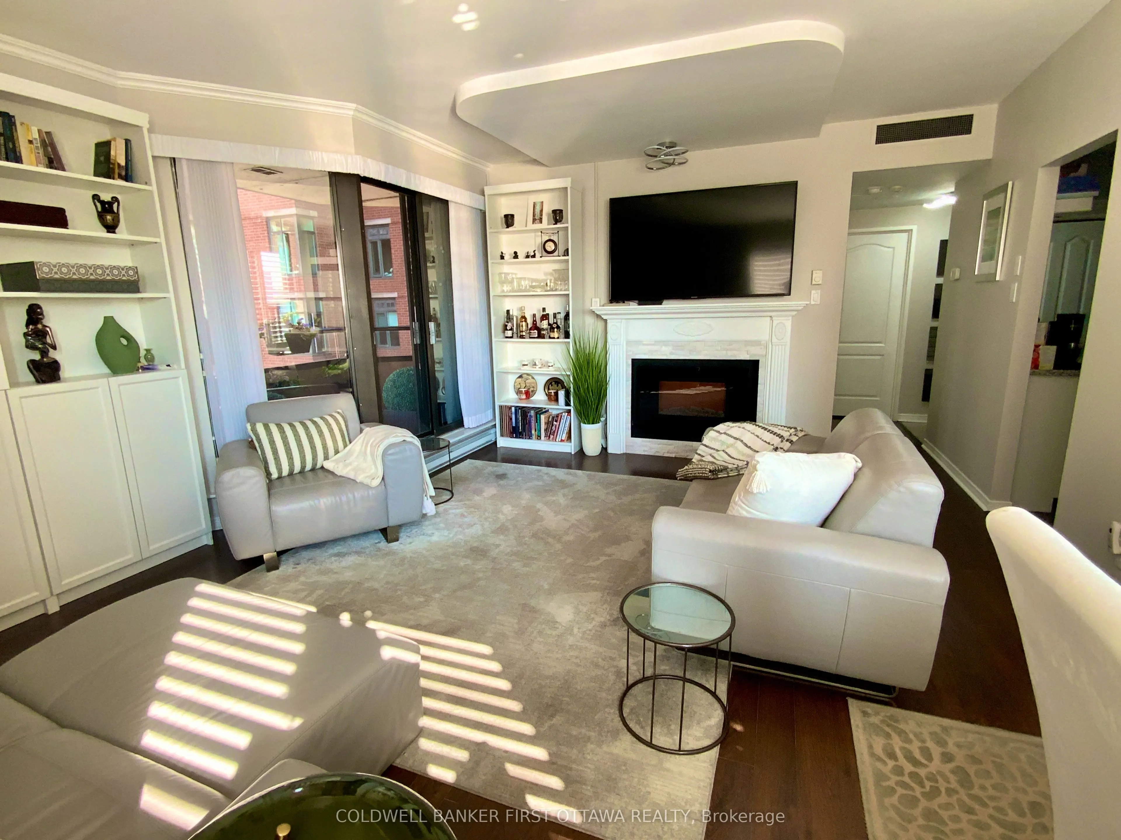 556 Laurier Avenue W, #506