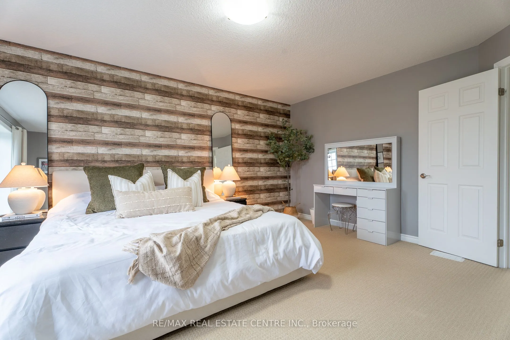 281 Vincent Drive