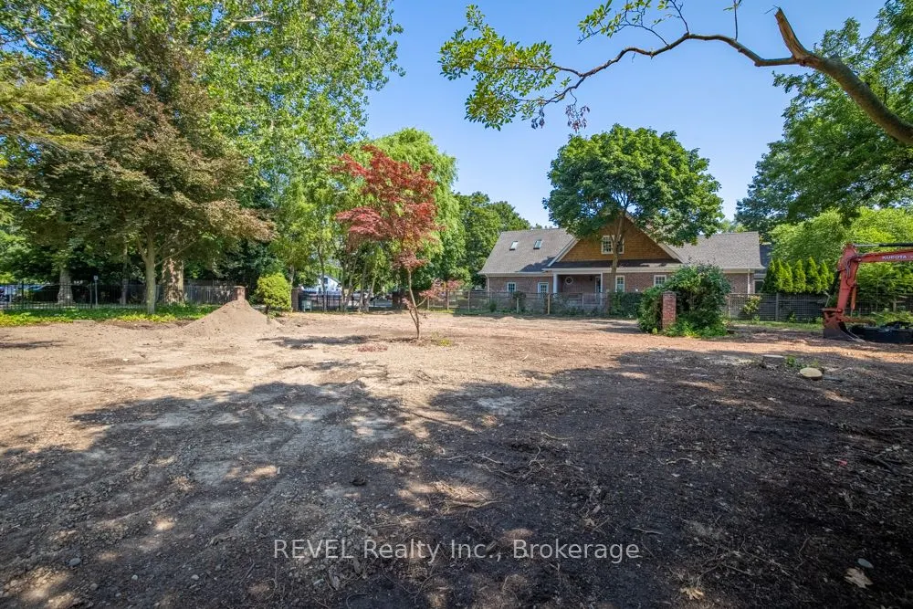 Building Lot Simcoe Street