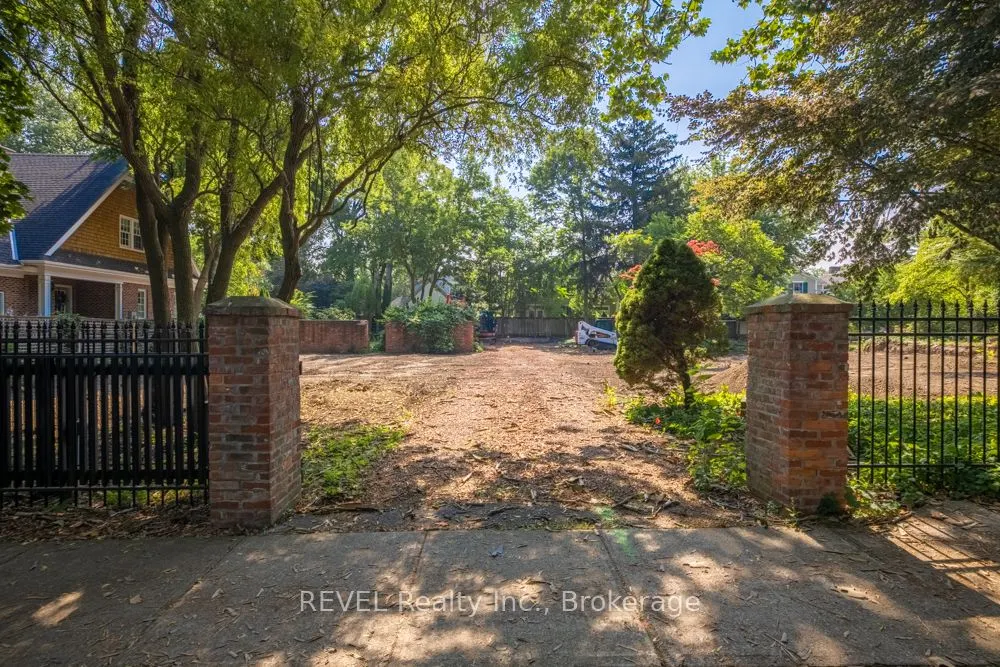 Building Lot Simcoe Street