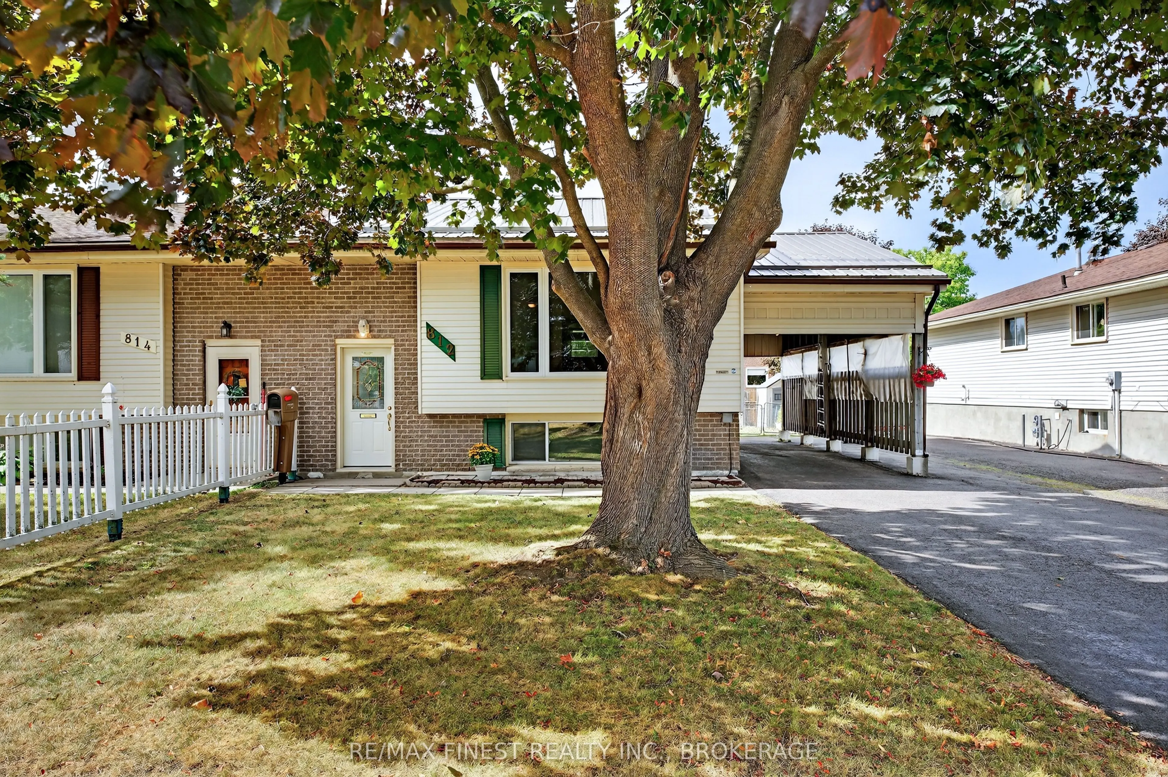 812 Cunningham Crescent