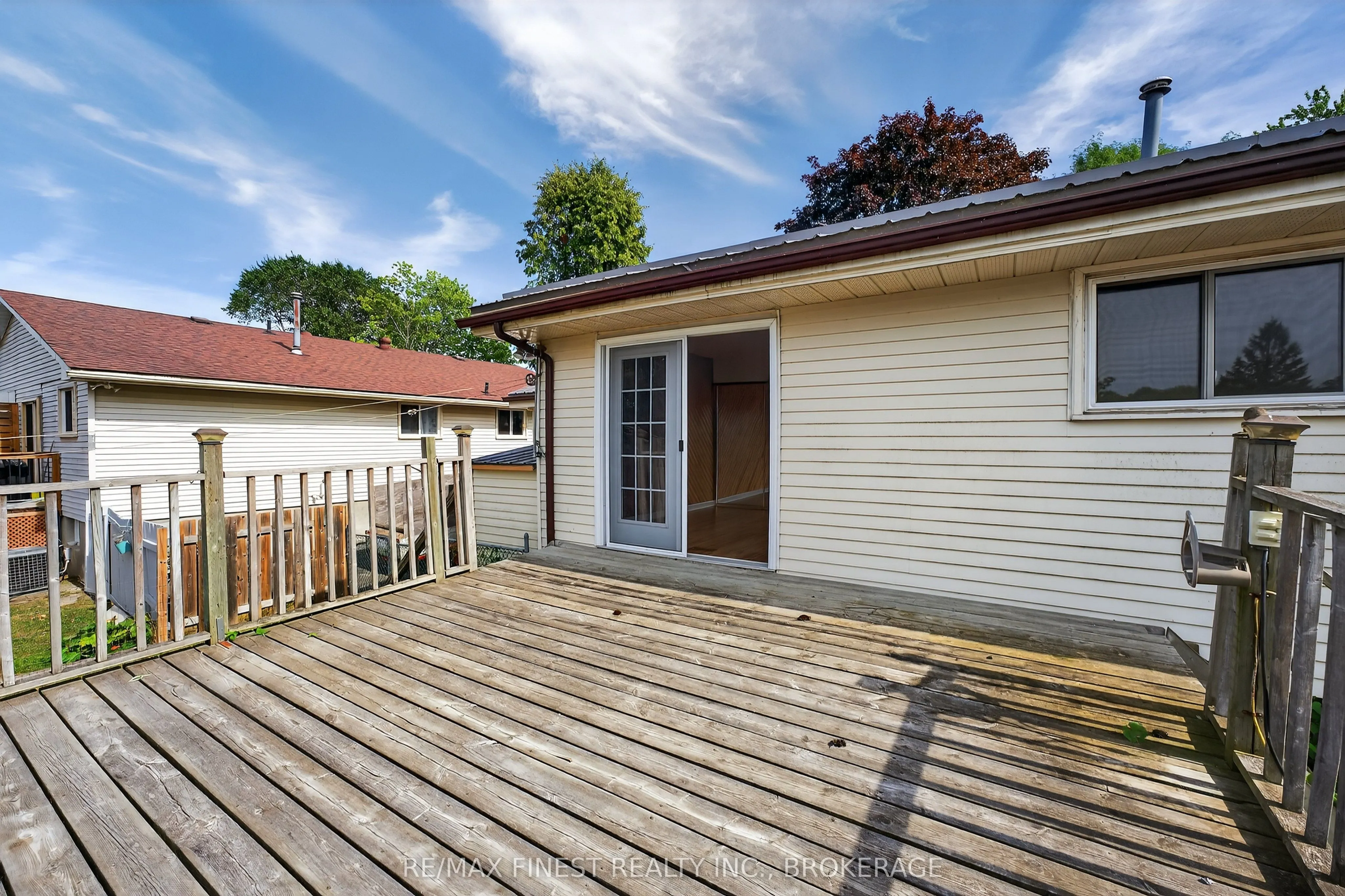 812 Cunningham Crescent