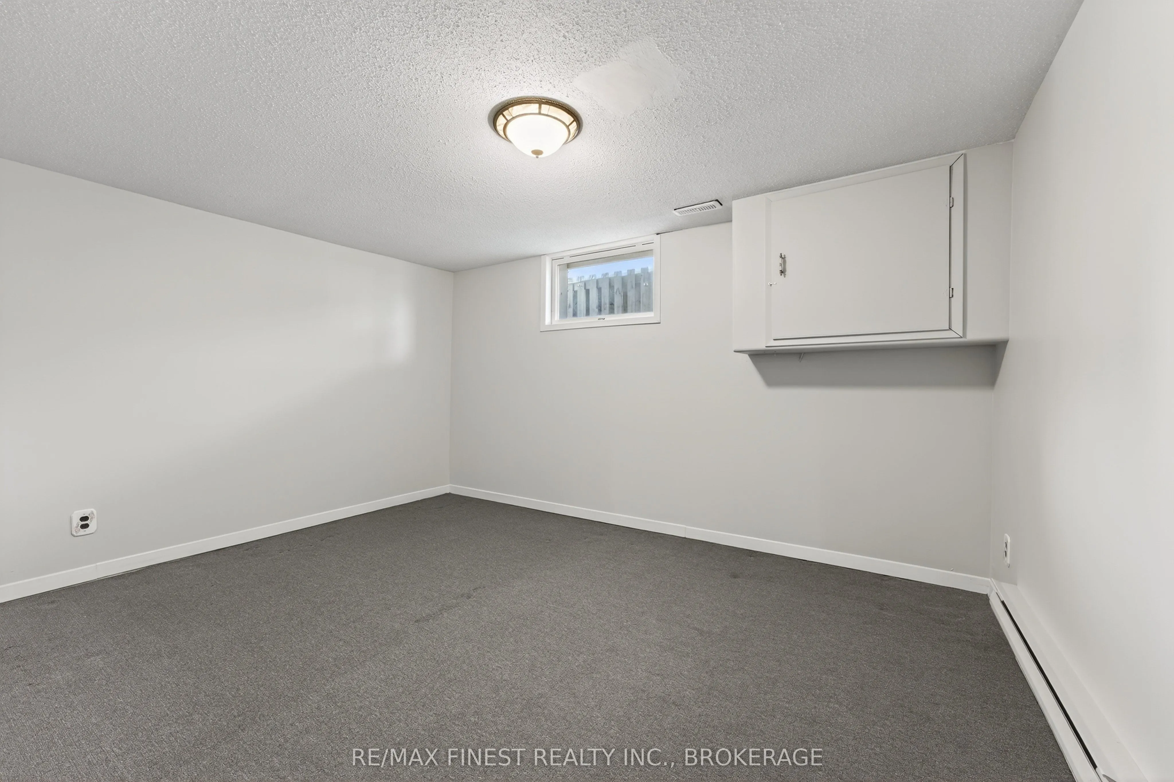 812 Cunningham Crescent