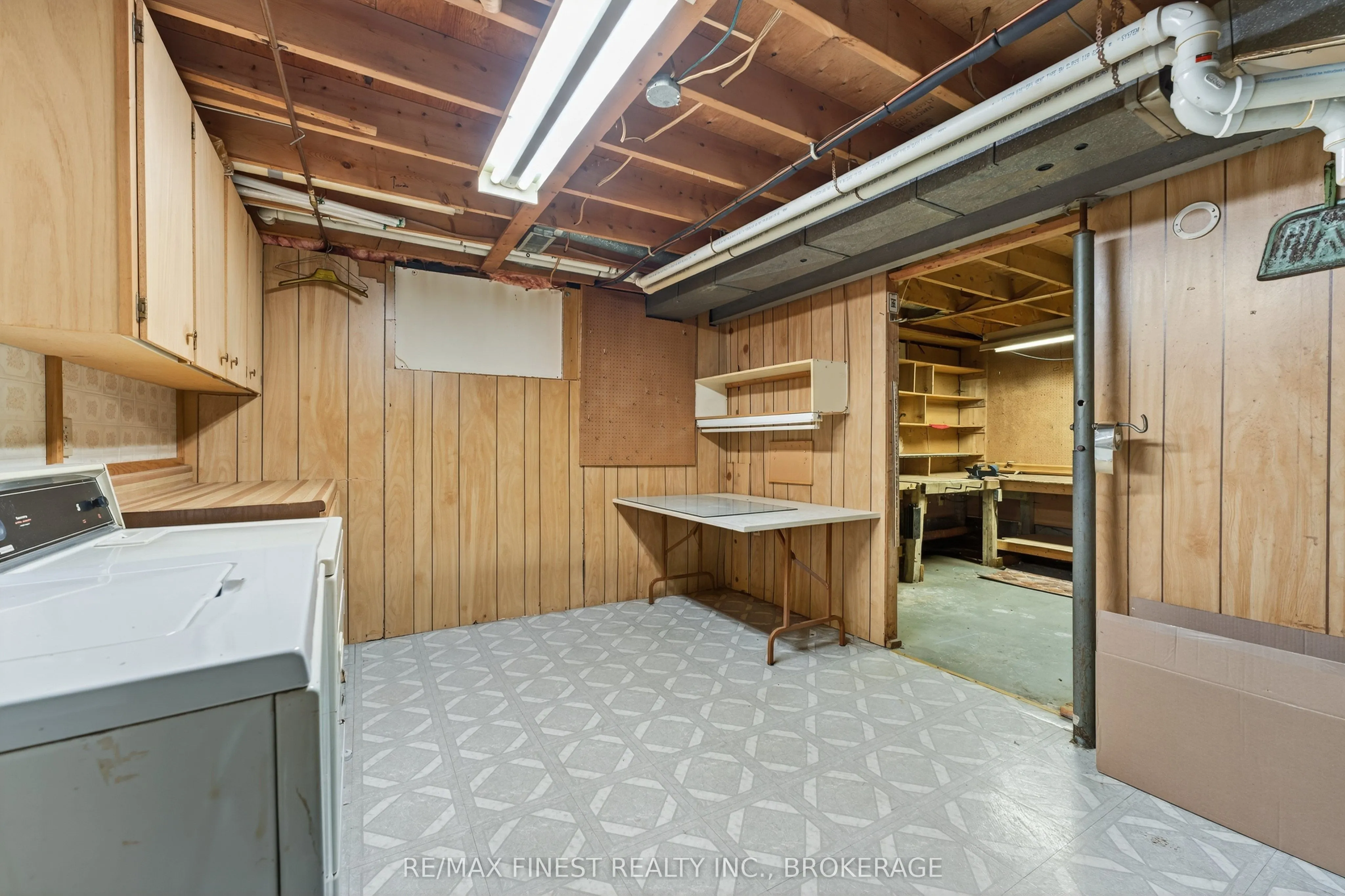 812 Cunningham Crescent