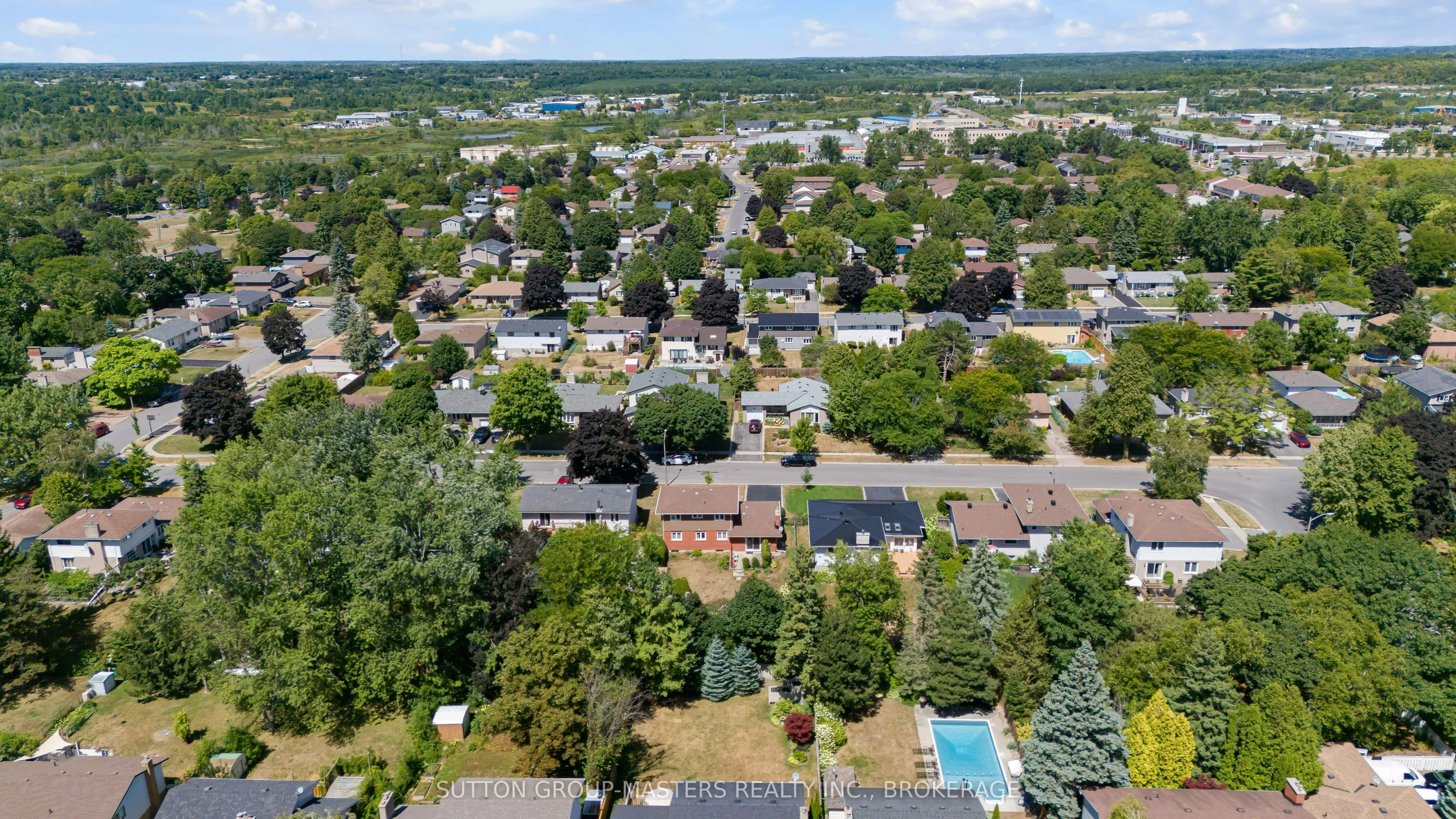 204 Inverness Crescent