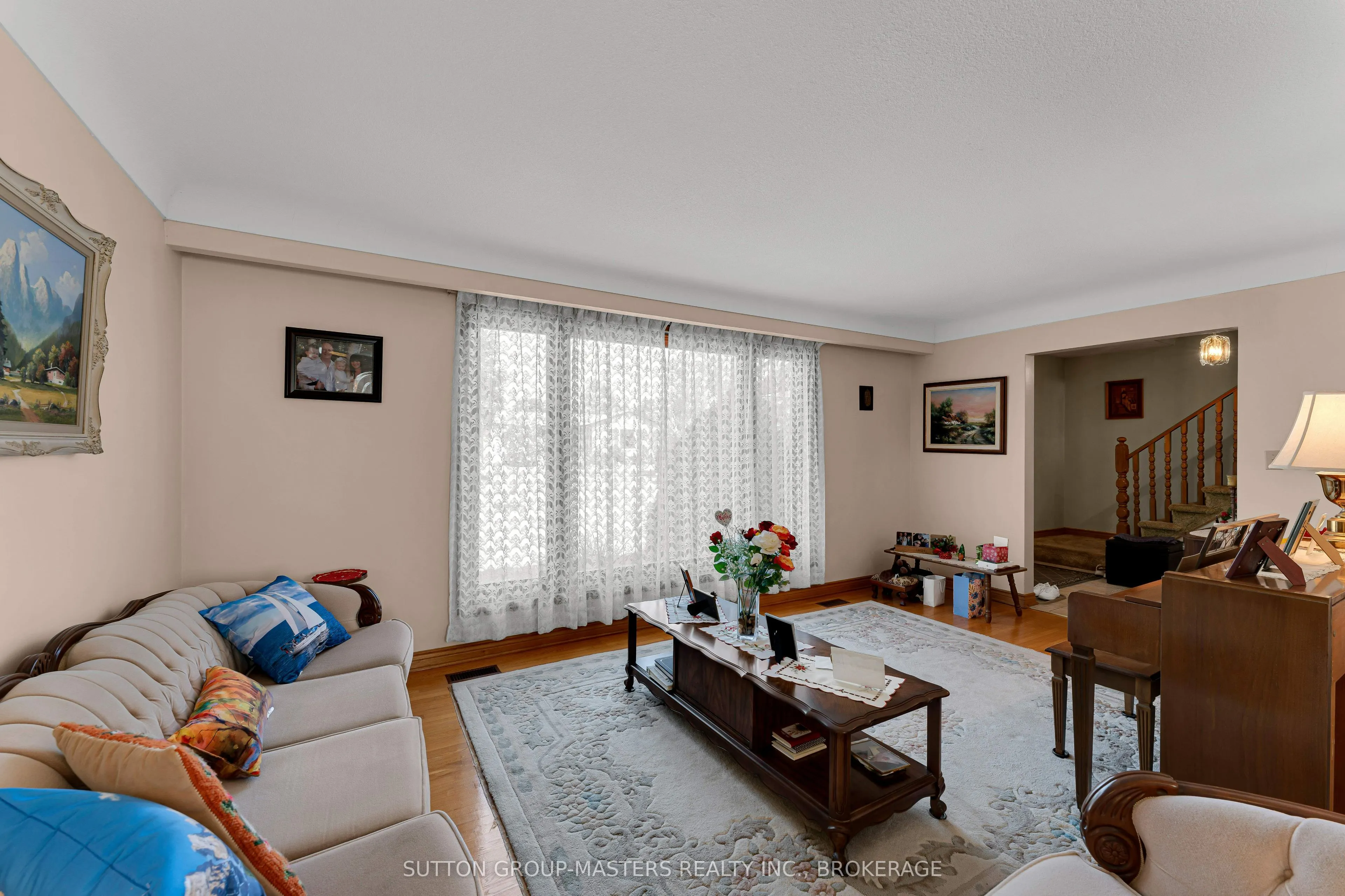 204 Inverness Crescent