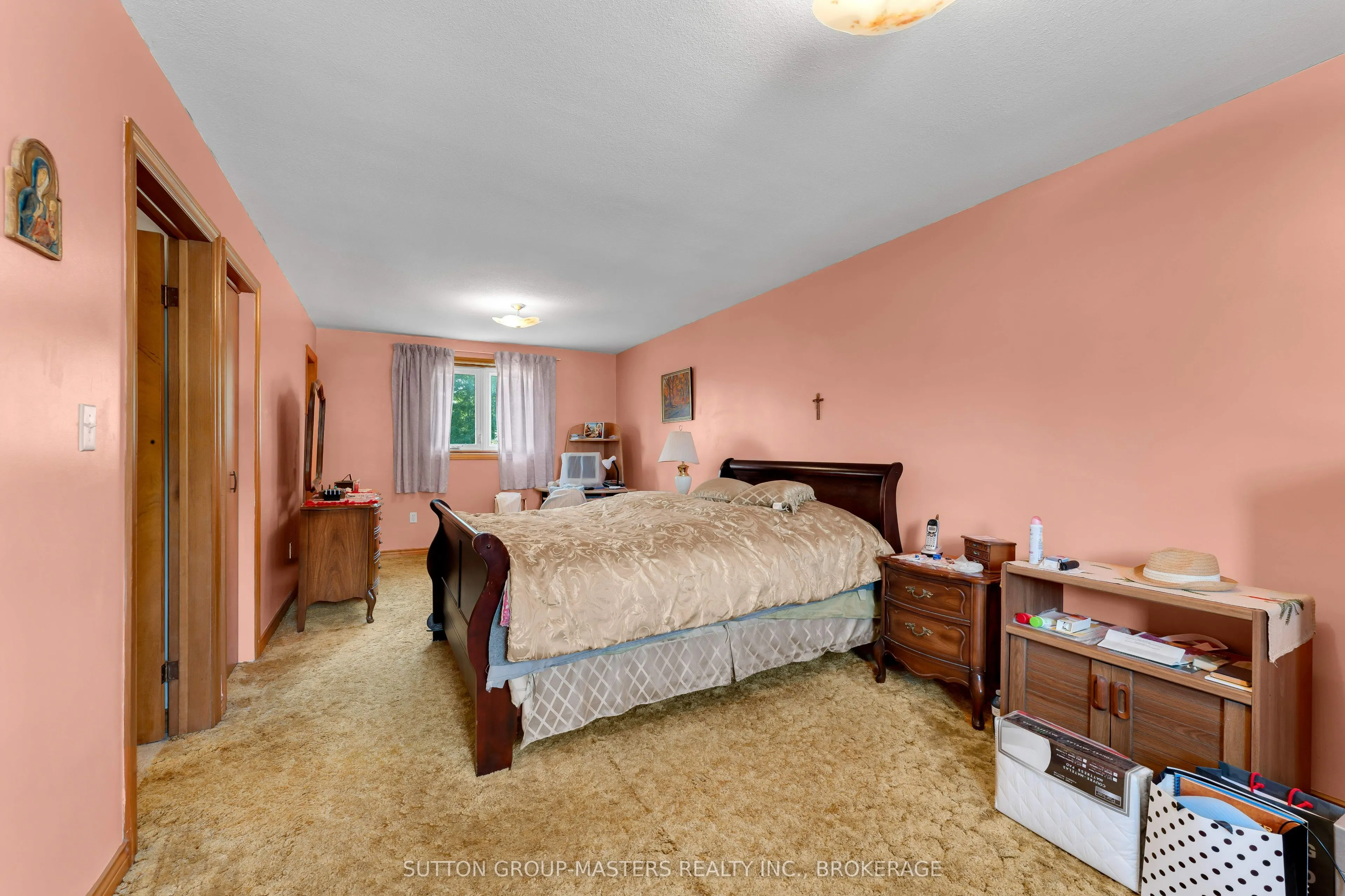 204 Inverness Crescent