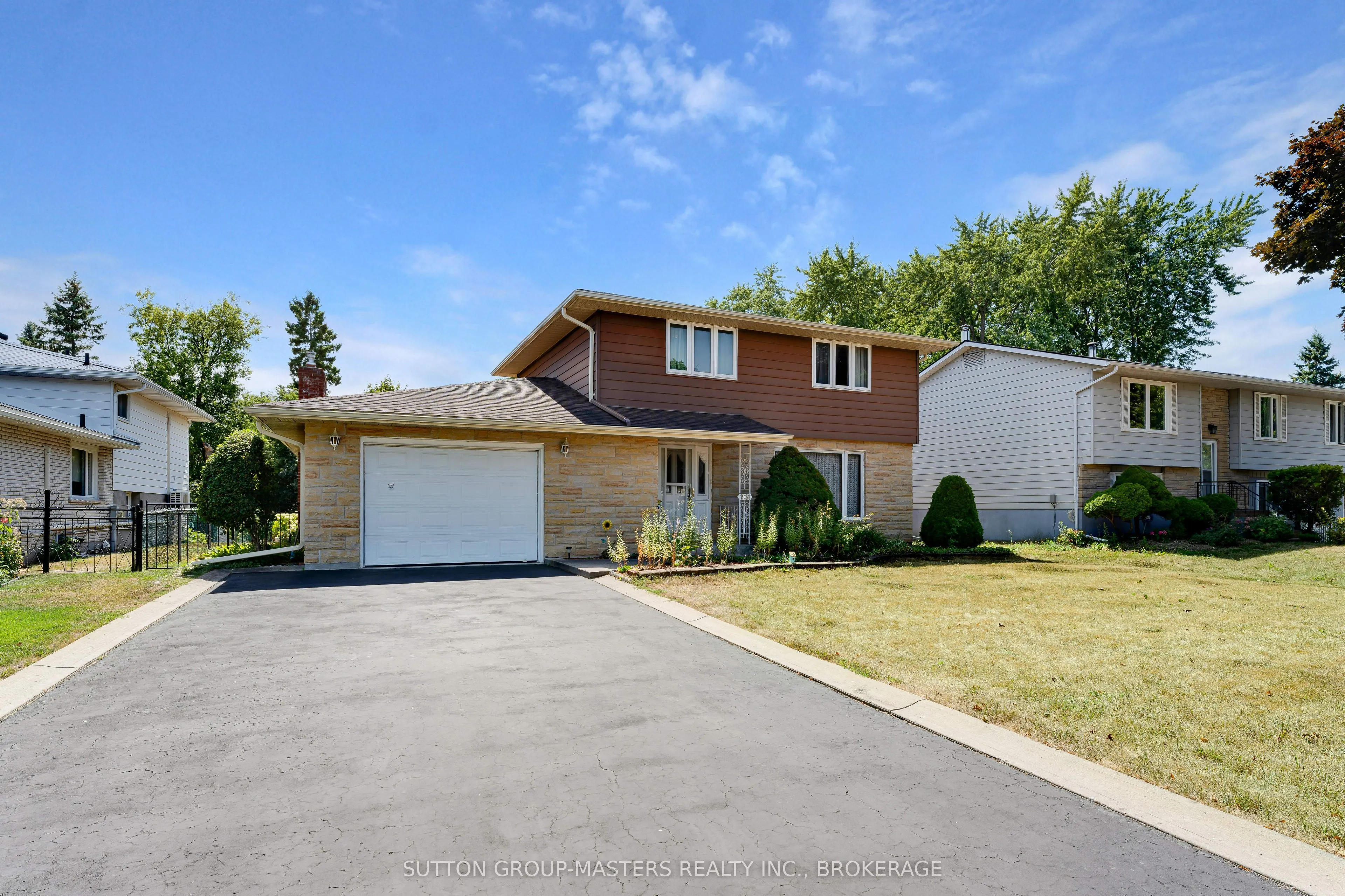 204 Inverness Crescent