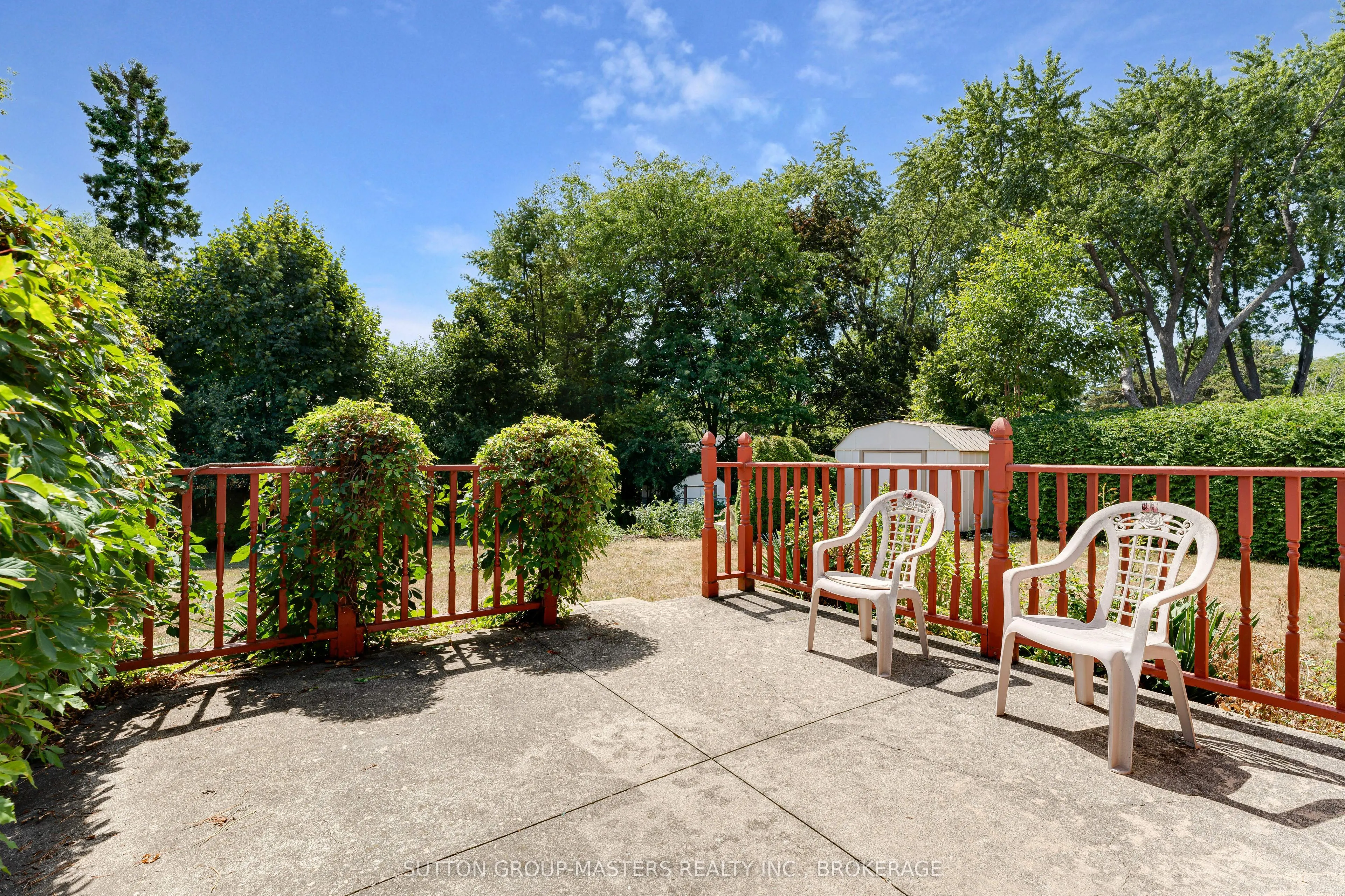 204 Inverness Crescent