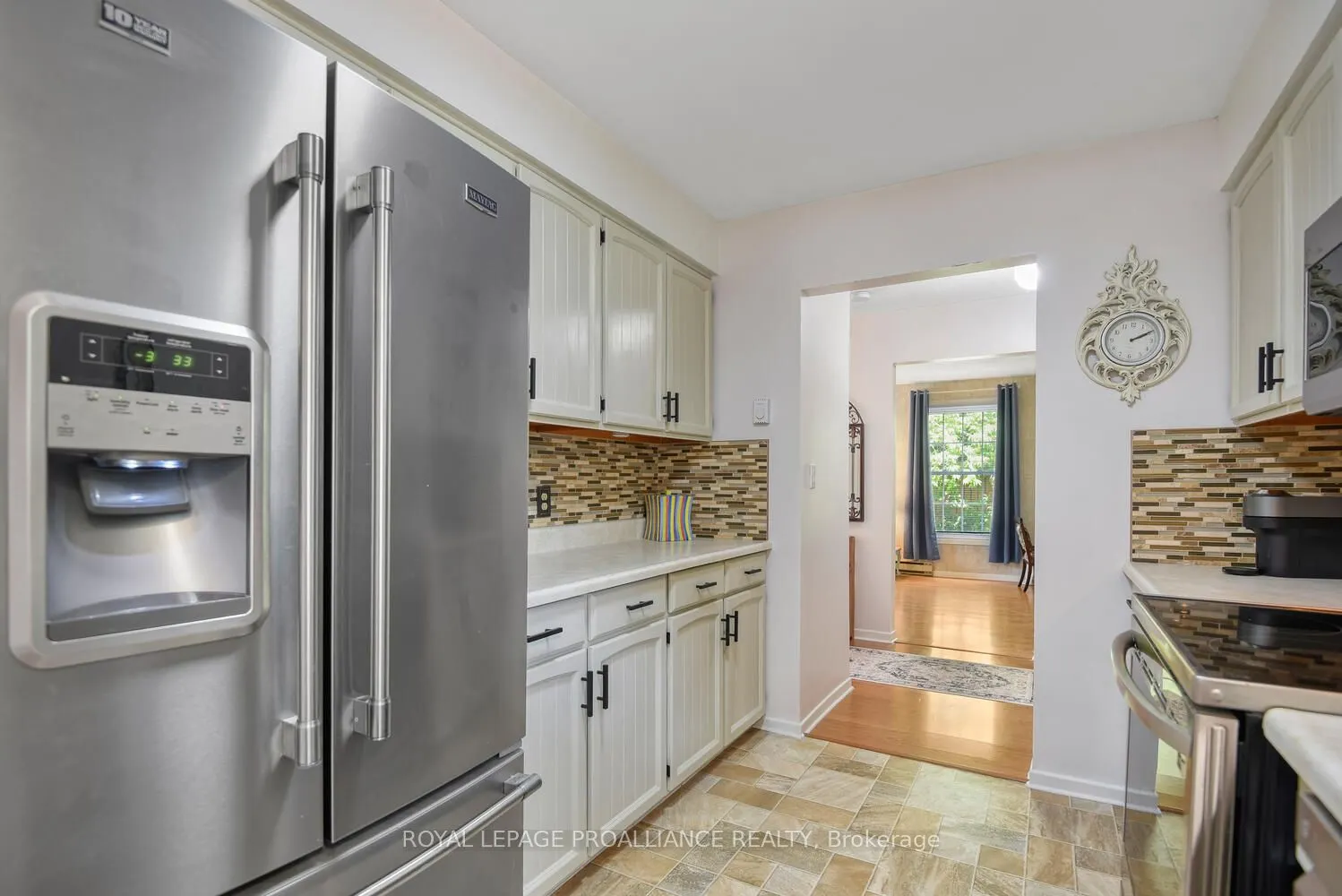 342 Abbott Street W